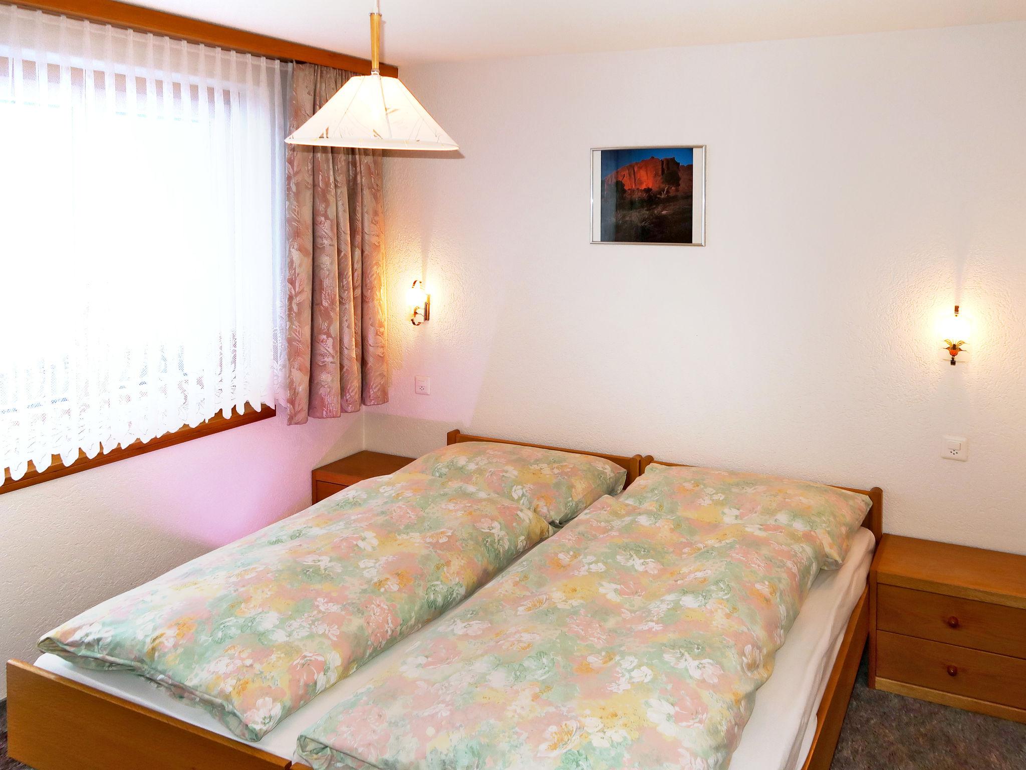 Foto 5 - Appartamento con 2 camere da letto a Saas-Almagell con vista sulle montagne