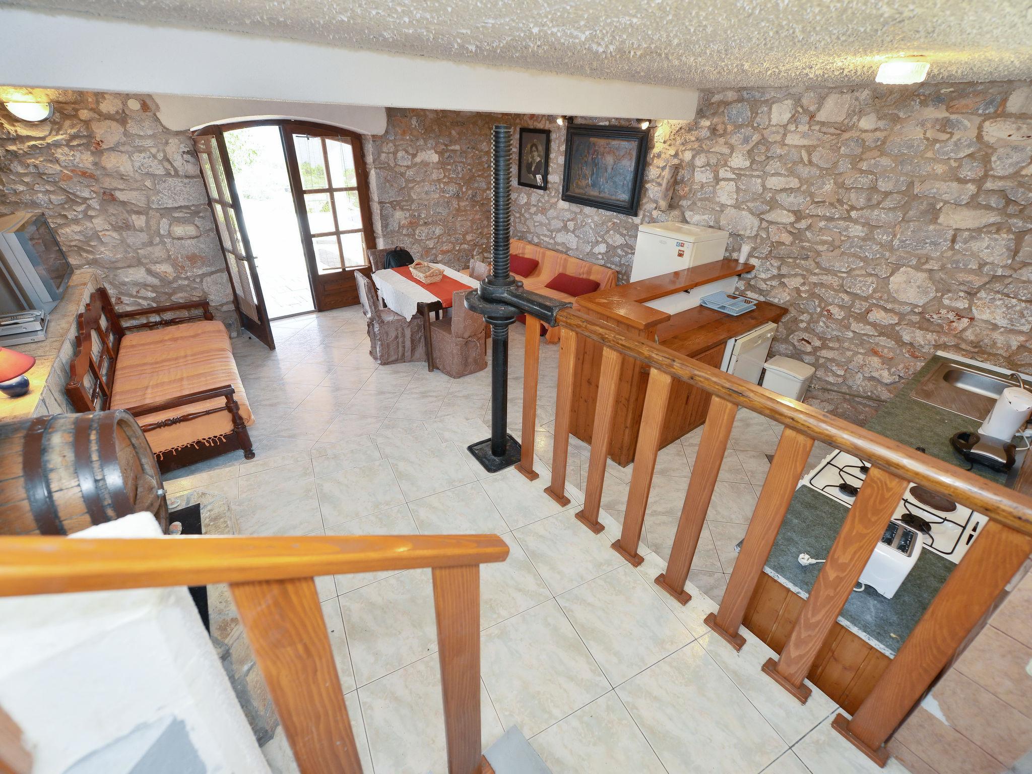 Photo 5 - 2 bedroom House in Jelsa with garden and terrace