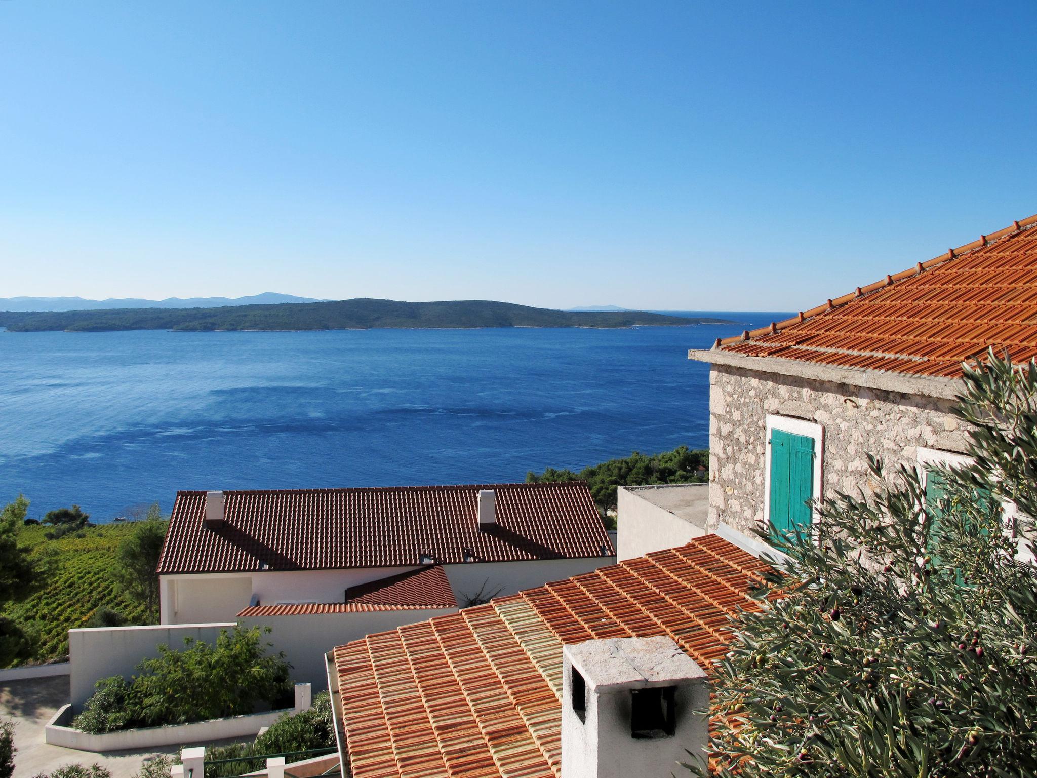 Foto 14 - Casa de 2 quartos em Jelsa com terraço e vistas do mar