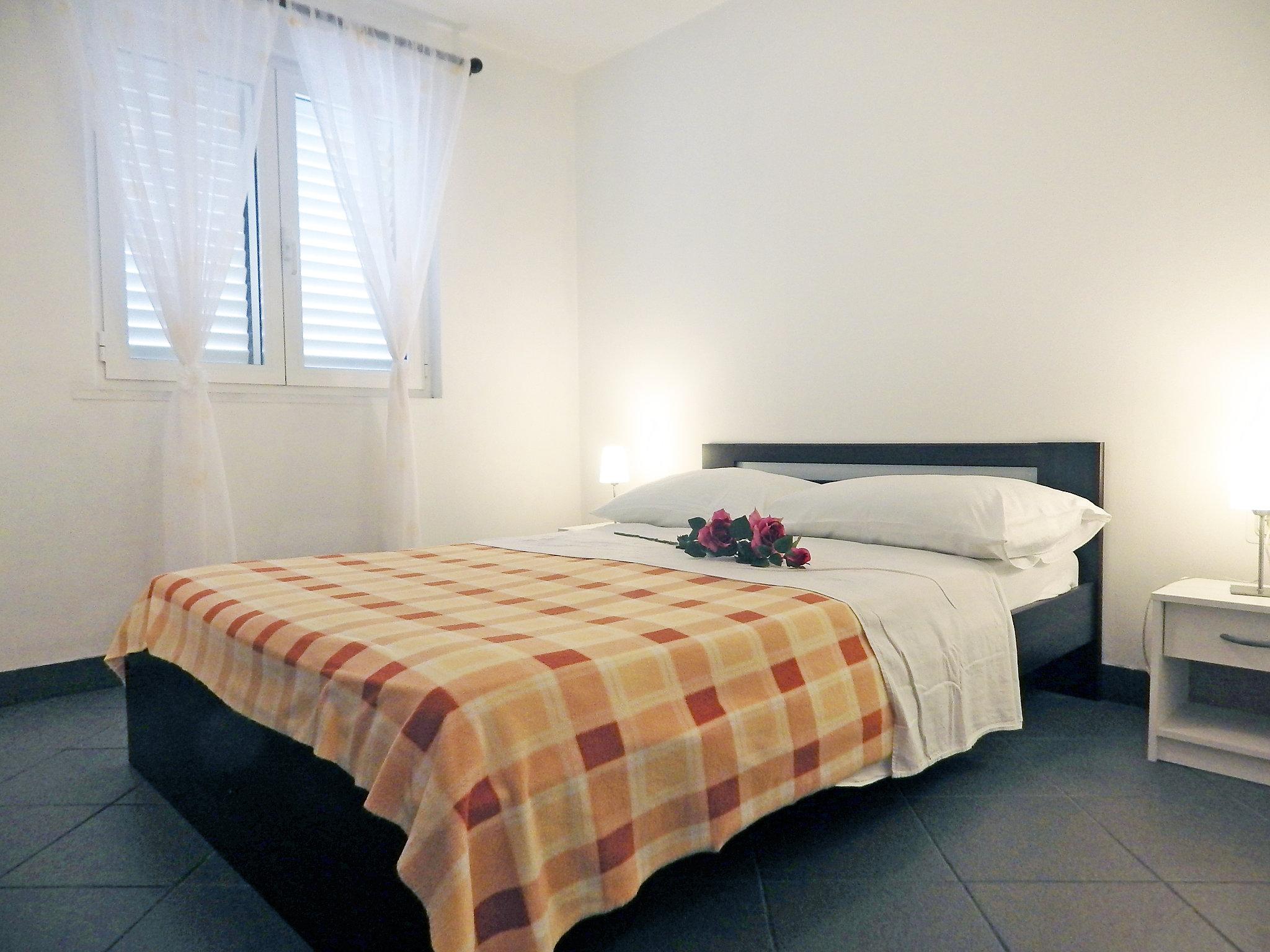 Foto 11 - Appartamento con 4 camere da letto a Korčula con piscina e vista mare