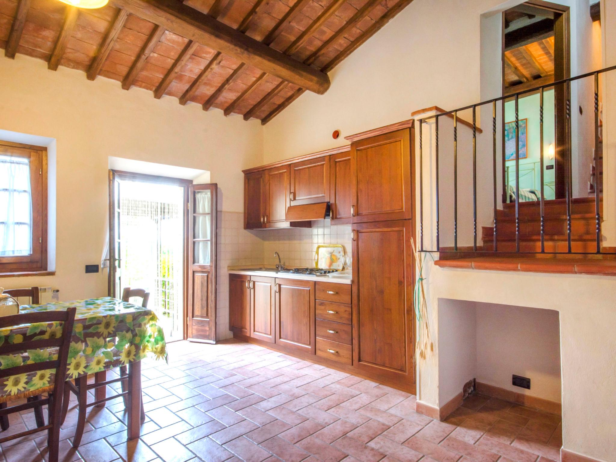 Photo 10 - 2 bedroom Apartment in Volterra with swimming pool and garden