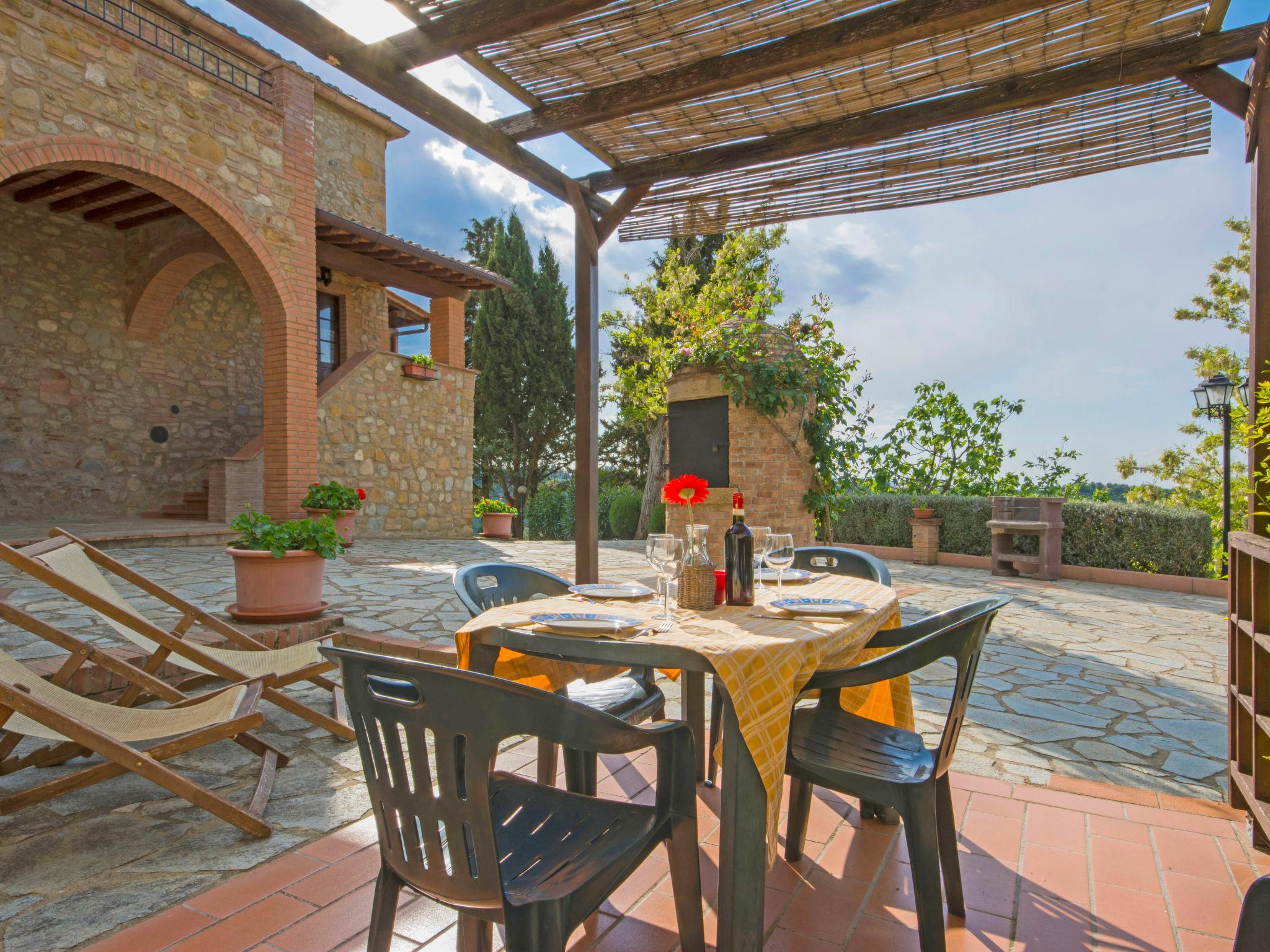 Photo 4 - 2 bedroom Apartment in Volterra with swimming pool and garden