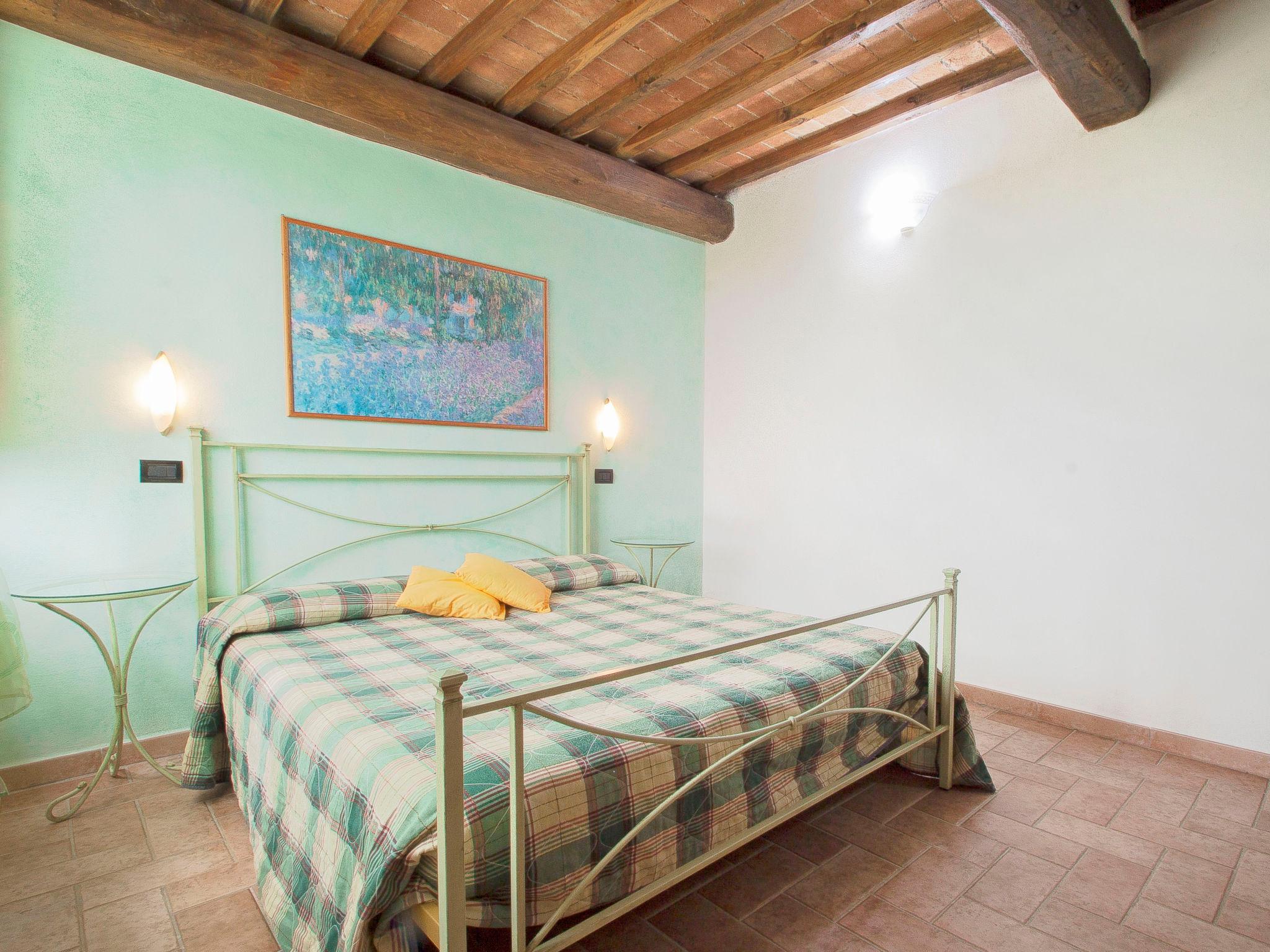 Photo 12 - 2 bedroom Apartment in Volterra with swimming pool and garden