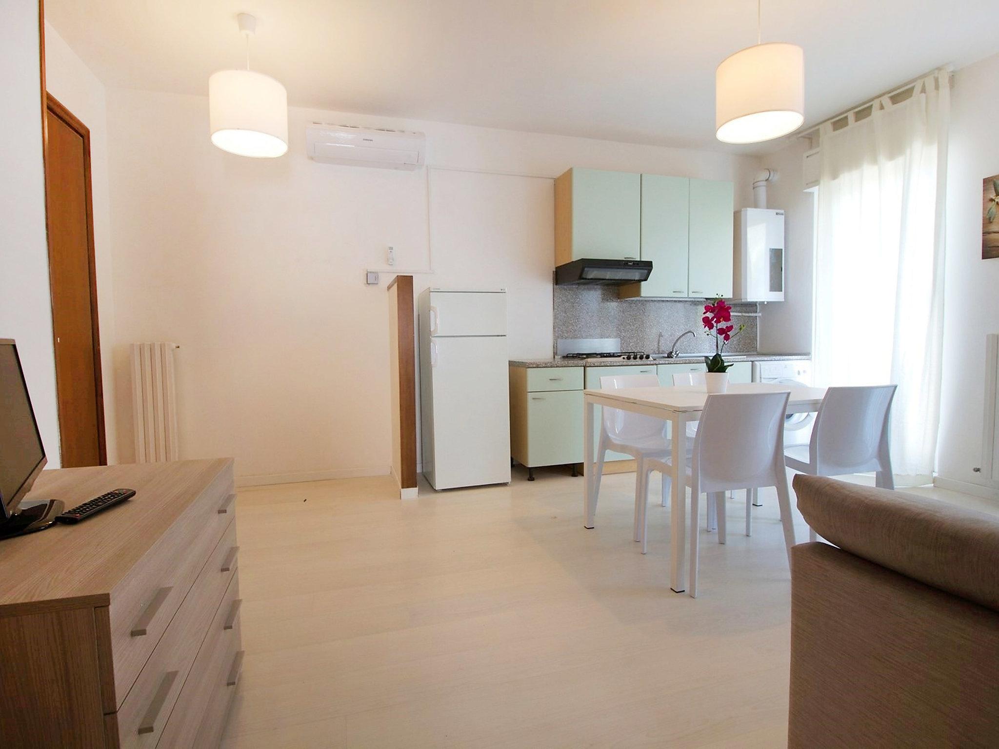 Foto 7 - Apartamento de 1 quarto em San Benedetto del Tronto com jardim