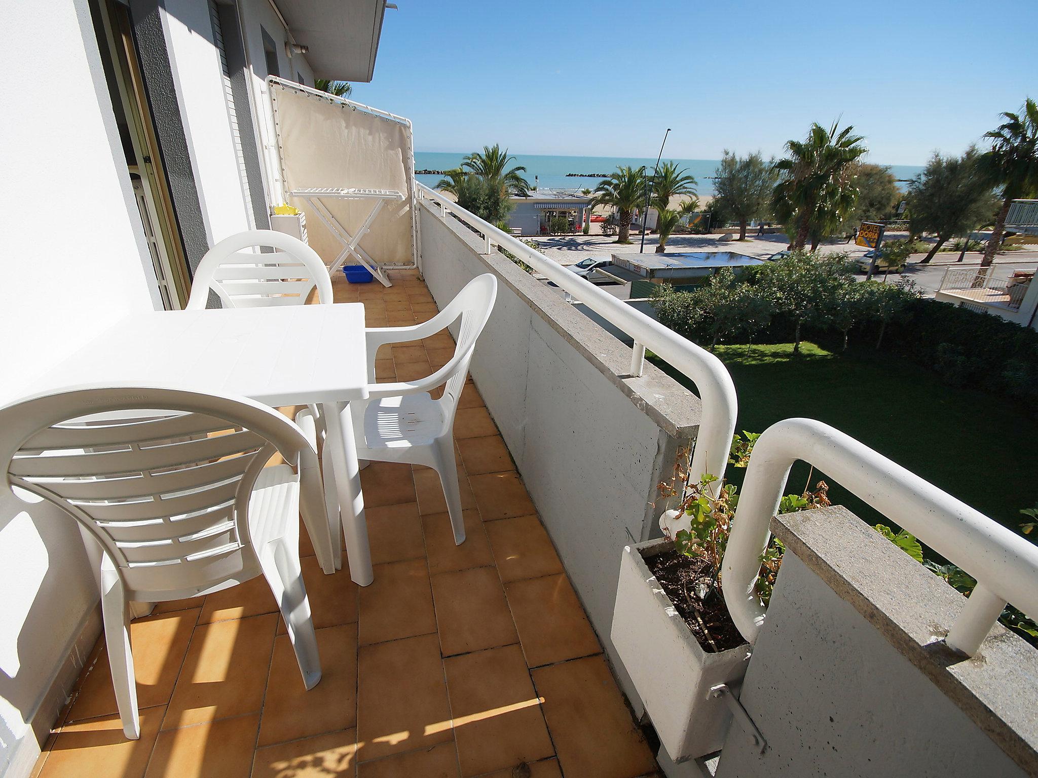 Foto 2 - Apartamento de 1 quarto em San Benedetto del Tronto com vistas do mar