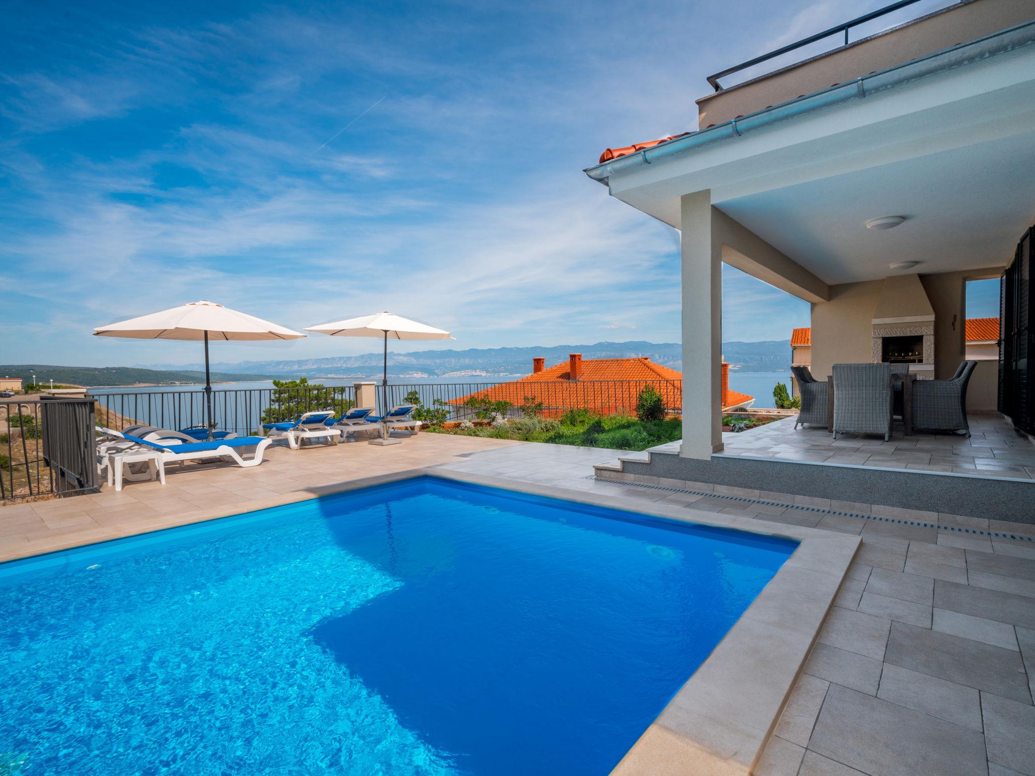 Photo 3 - Maison de 3 chambres à Vrbnik avec piscine privée et vues à la mer