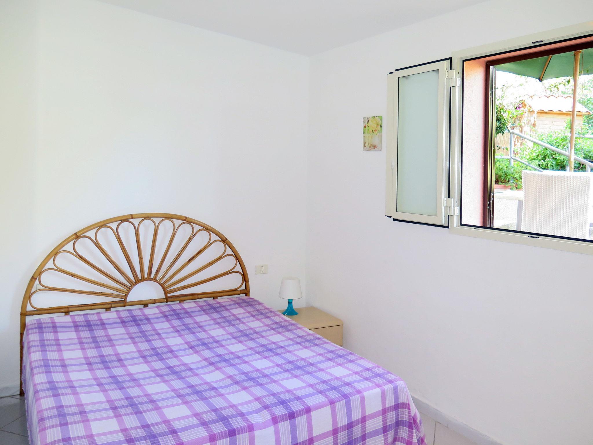 Photo 5 - 2 bedroom Apartment in Portoferraio with garden and sea view