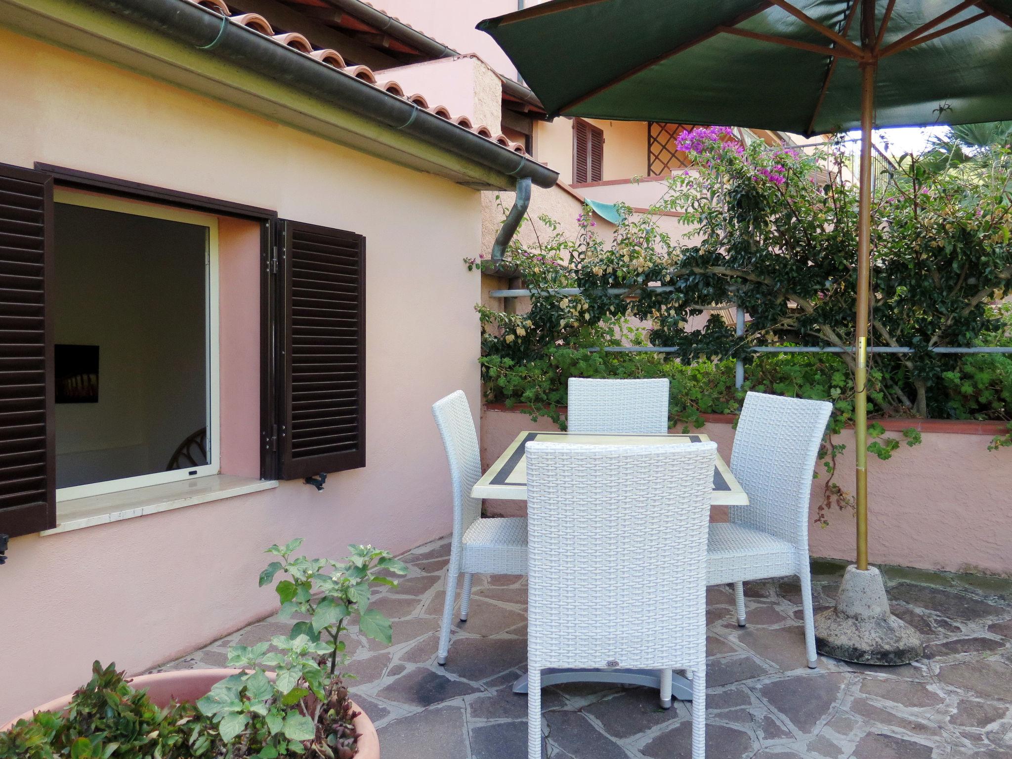 Foto 1 - Apartamento de 2 quartos em Portoferraio com jardim e terraço