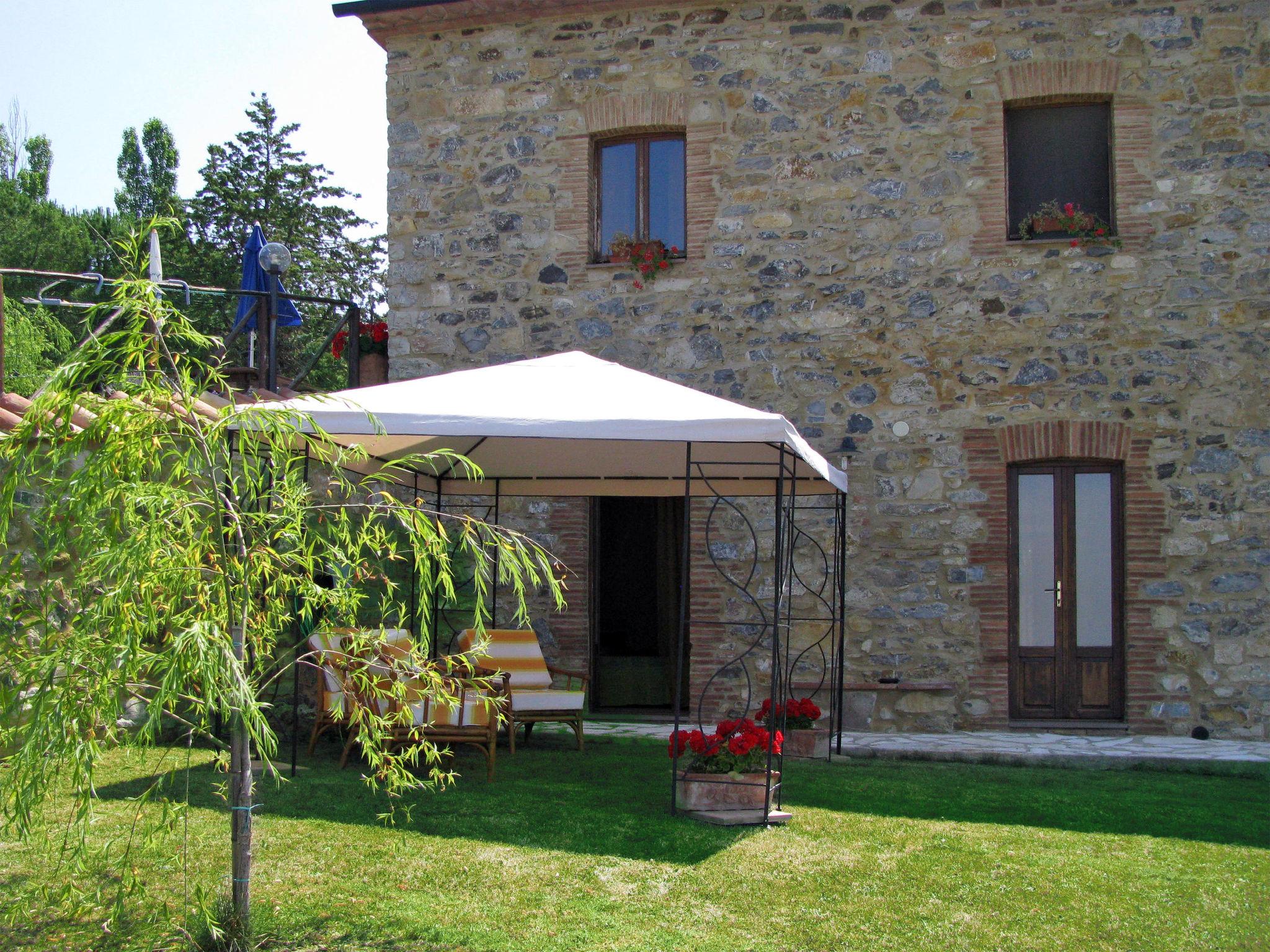 Foto 1 - Apartamento de 3 quartos em Castelnuovo di Val di Cecina com piscina e jardim