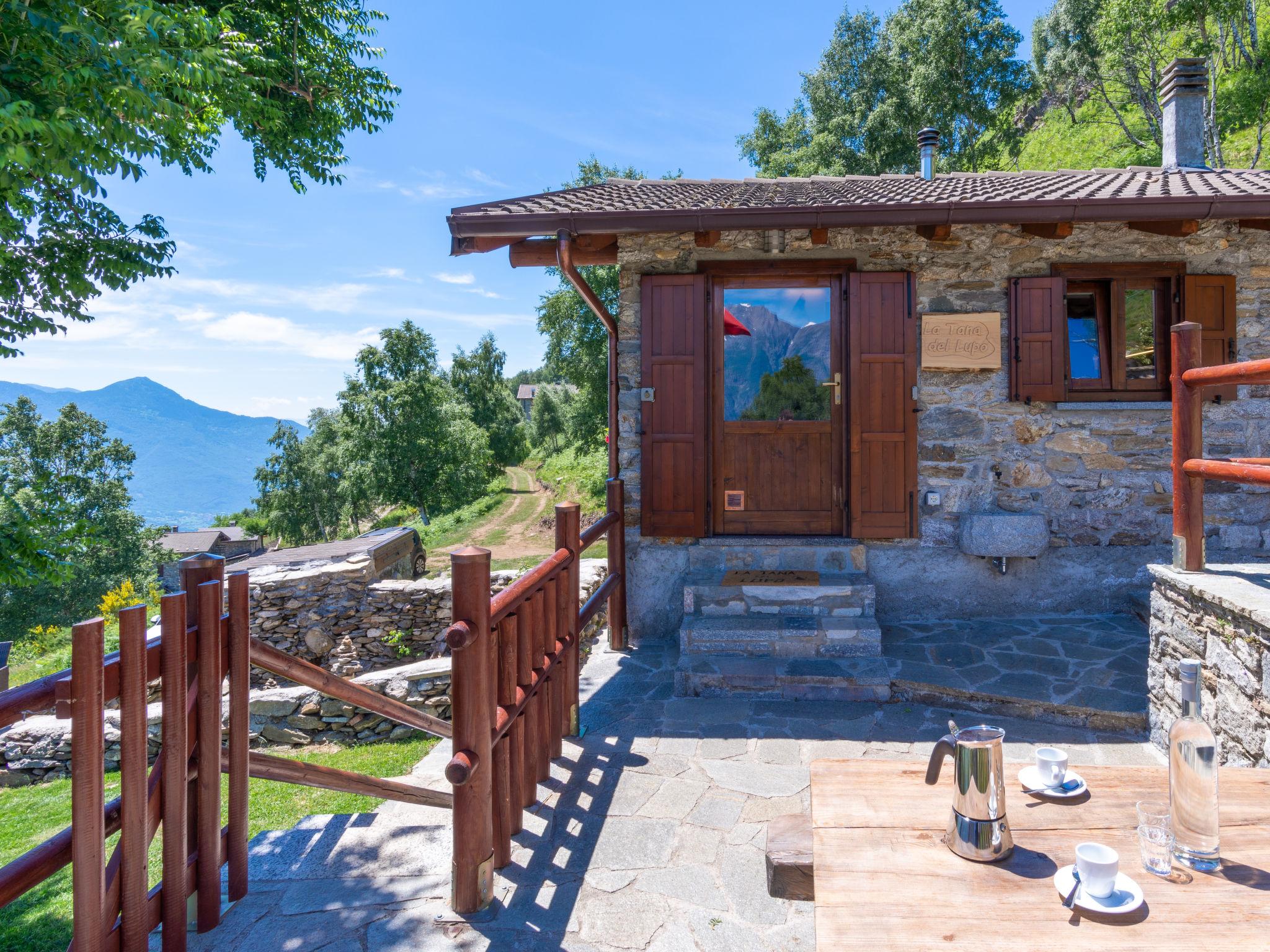 Photo 18 - Maison de 1 chambre à Sorico avec jardin et vues sur la montagne