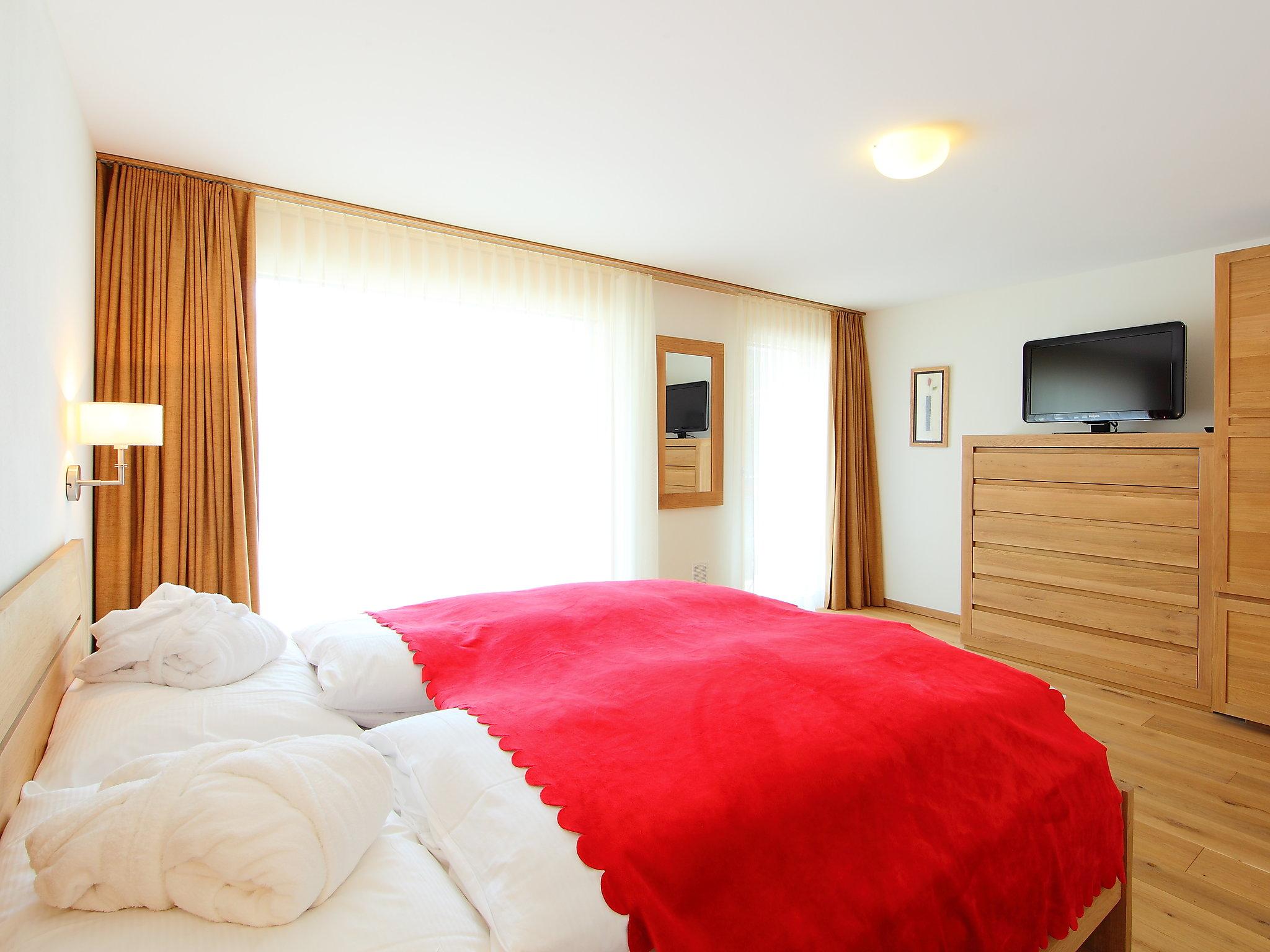 Foto 9 - Apartment mit 1 Schlafzimmer in Zermatt mit blick auf die berge