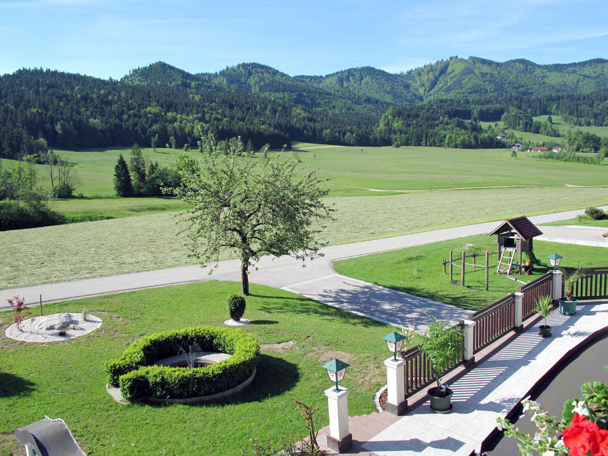 Foto 2 - Apartment mit 1 Schlafzimmer in Oberwang mit blick auf die berge