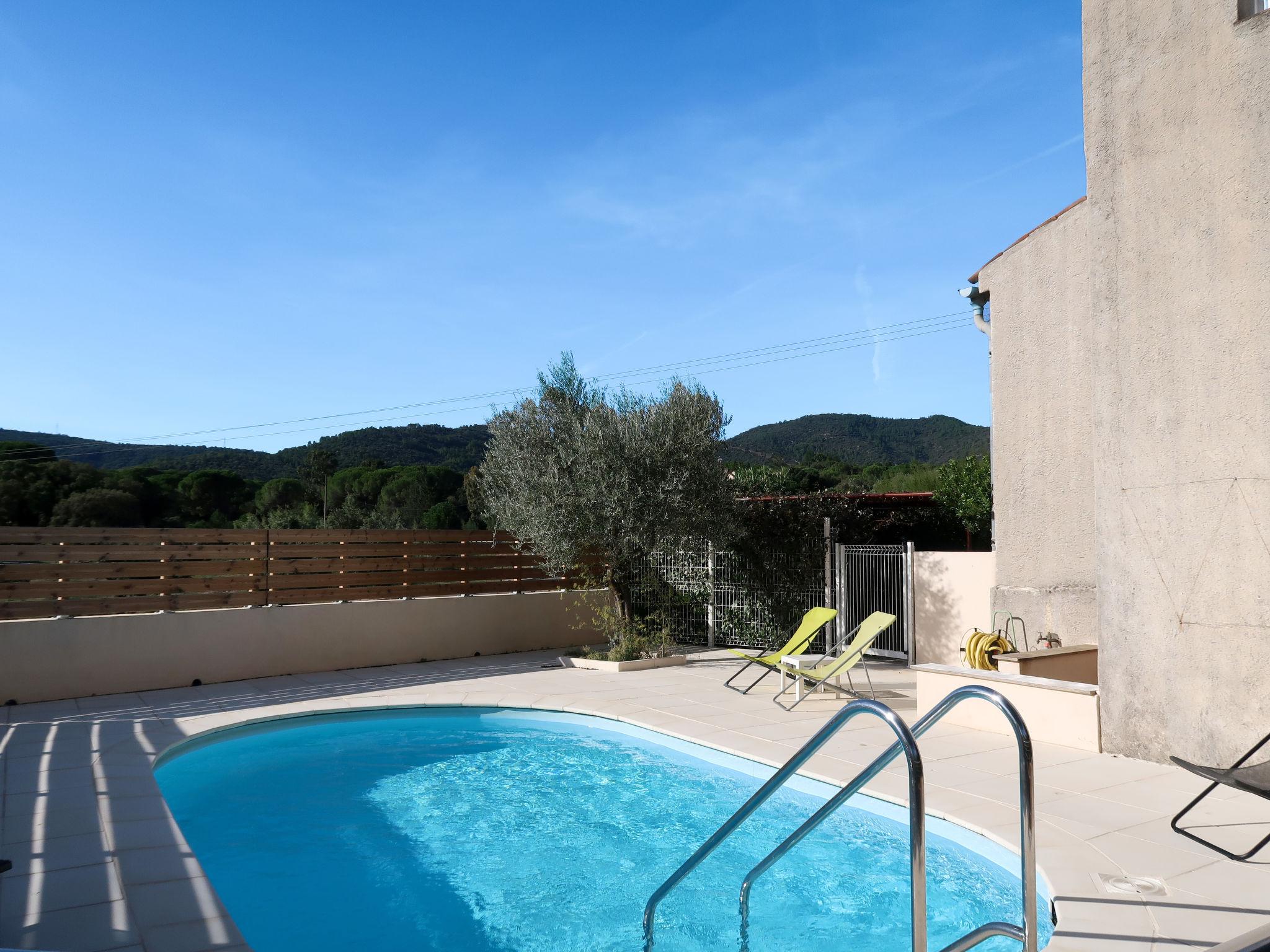 Foto 2 - Casa de 3 quartos em Le Plan-de-la-Tour com piscina privada e terraço