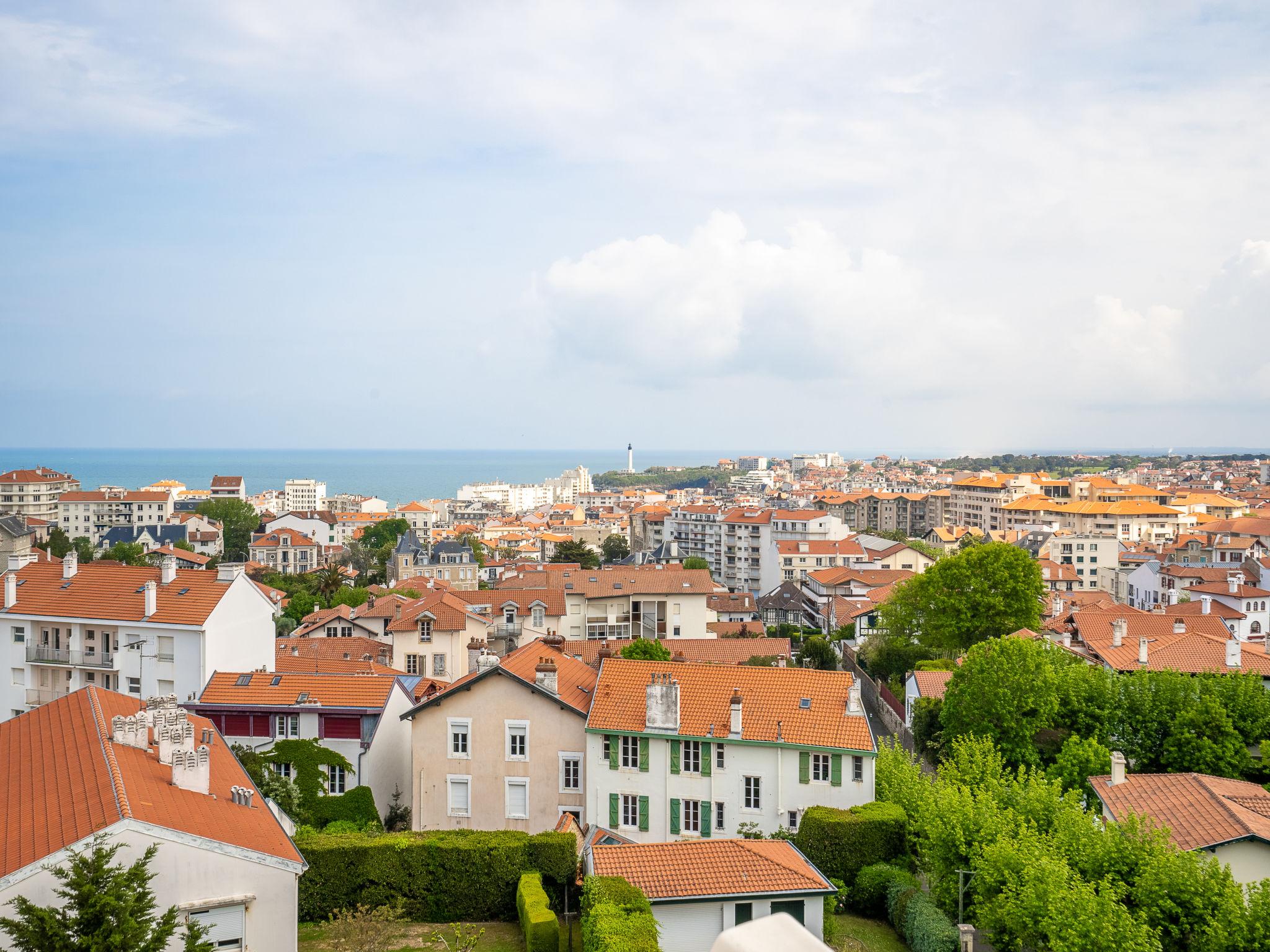 Photo 2 - Apartment in Biarritz with garden and sea view