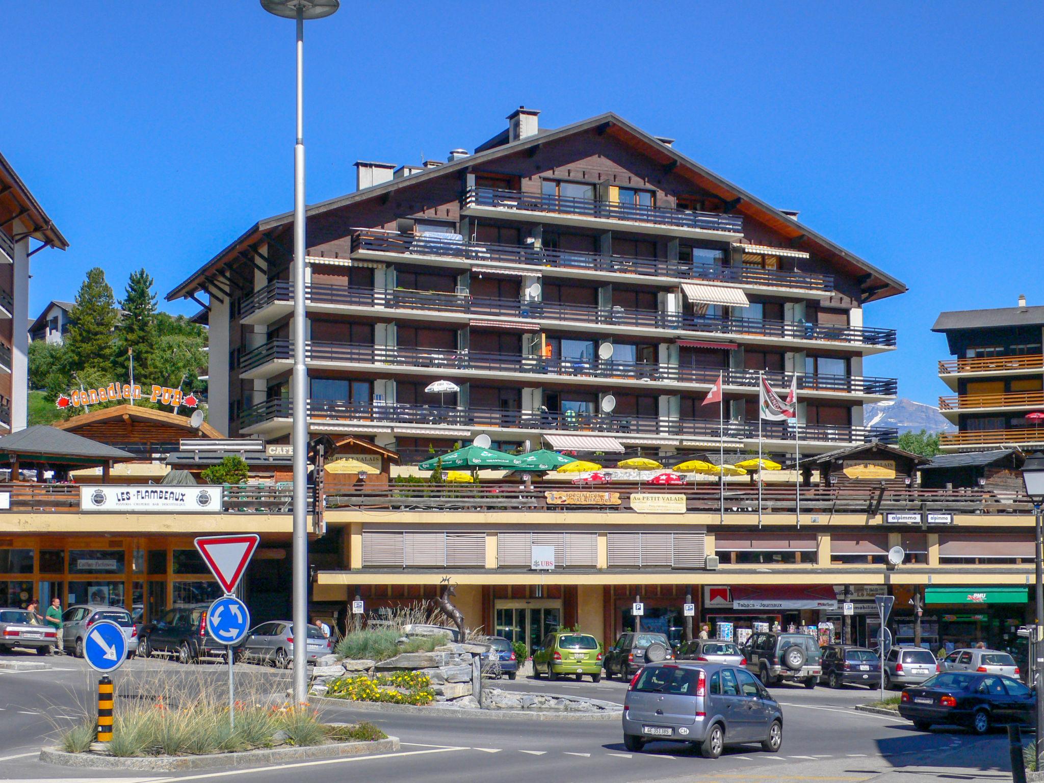 Photo 1 - 2 bedroom Apartment in Nendaz with terrace and mountain view