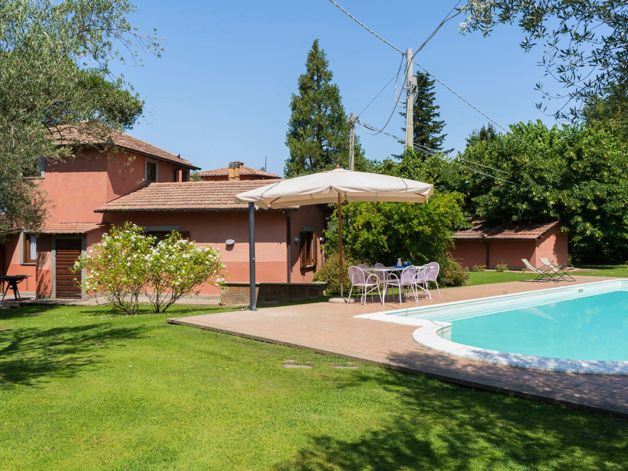 Photo 1 - Maison de 4 chambres à Vetralla avec piscine privée et vues sur la montagne