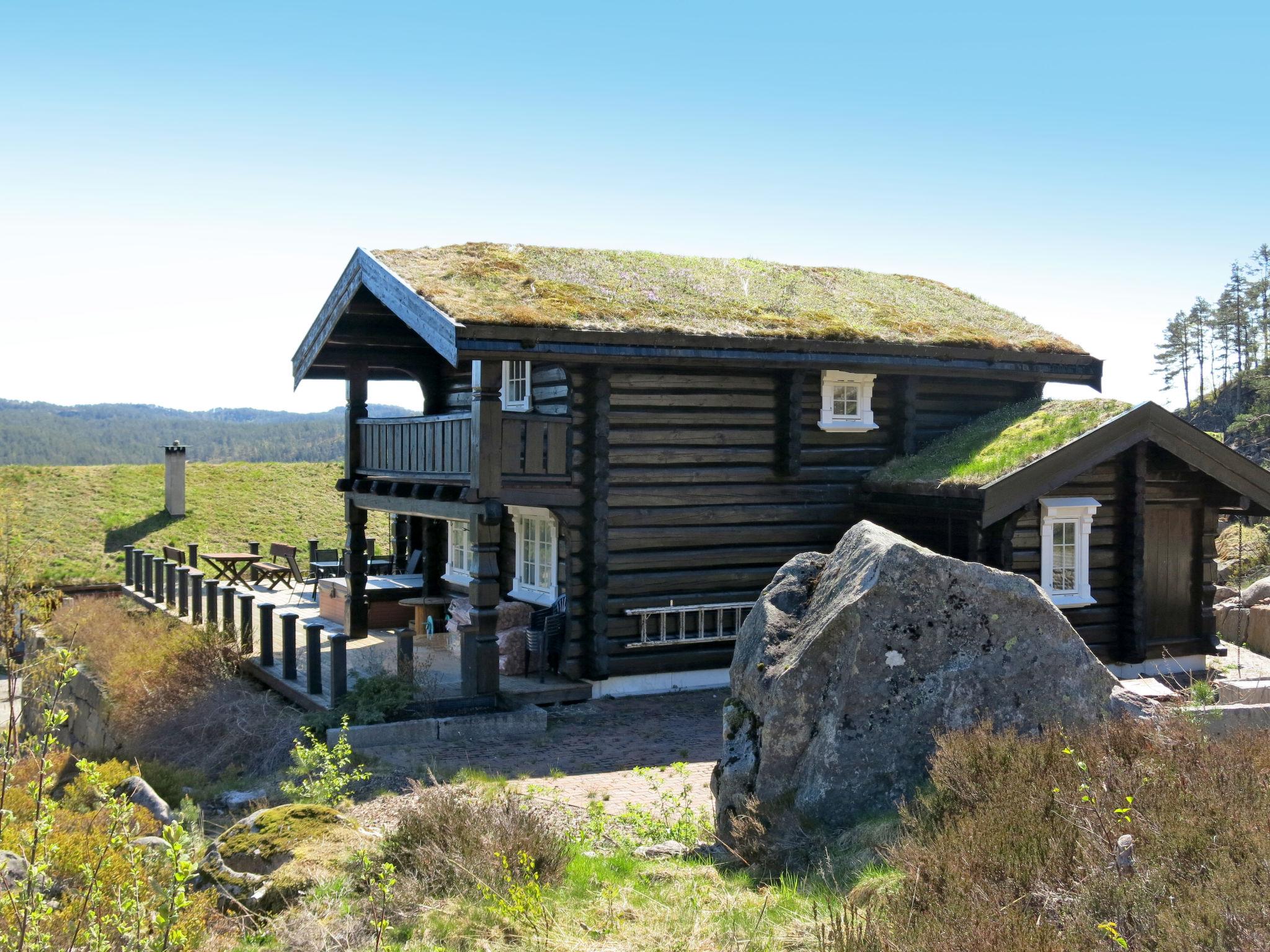 Foto 1 - Casa de 4 quartos em Fossdal com jardim e terraço