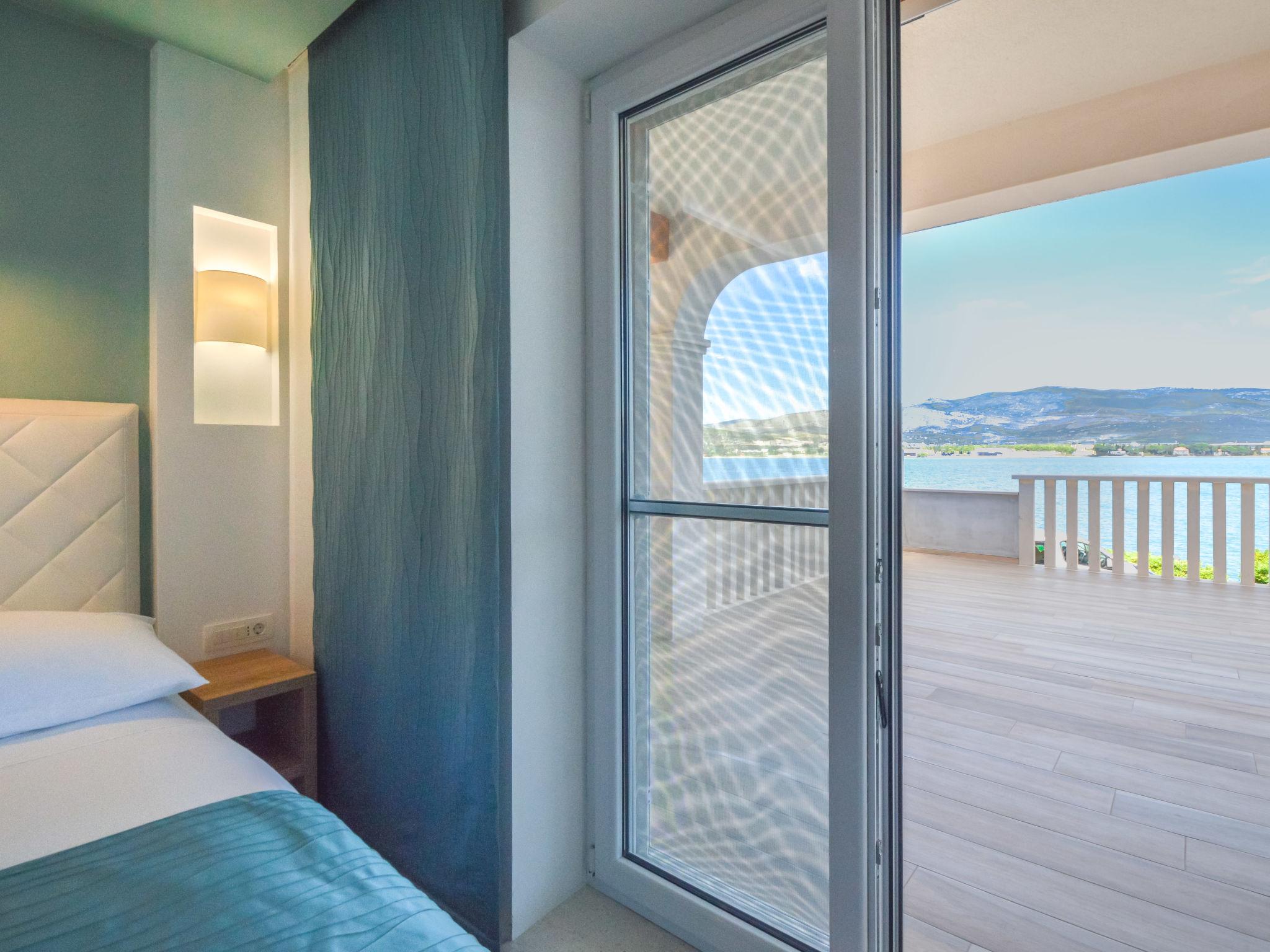 Foto 15 - Appartamento con 3 camere da letto a Trogir con piscina e terrazza