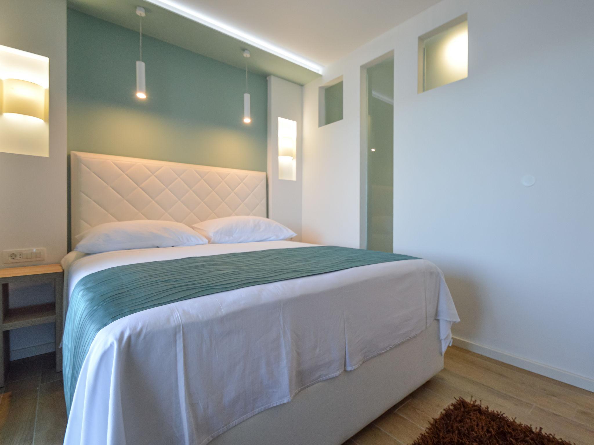 Foto 11 - Apartment mit 3 Schlafzimmern in Trogir mit schwimmbad und terrasse