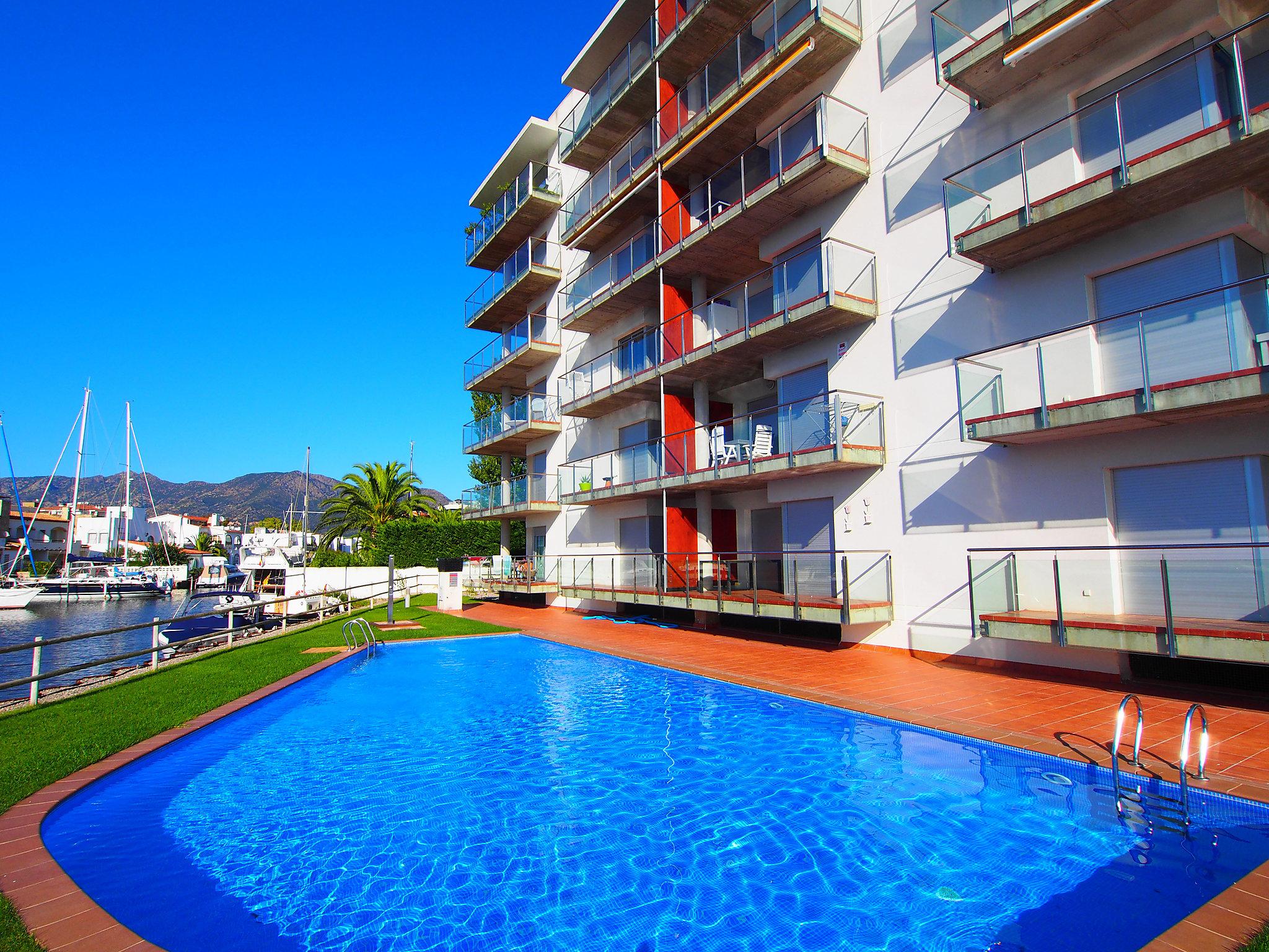 Photo 5 - Appartement de 2 chambres à Roses avec piscine et jardin