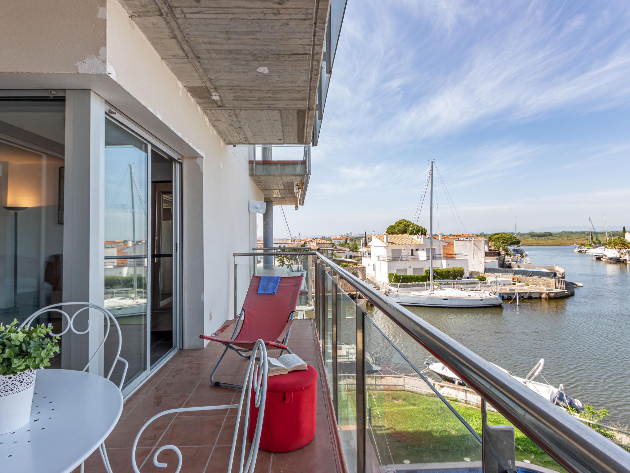 Photo 17 - Appartement de 2 chambres à Roses avec piscine et vues à la mer