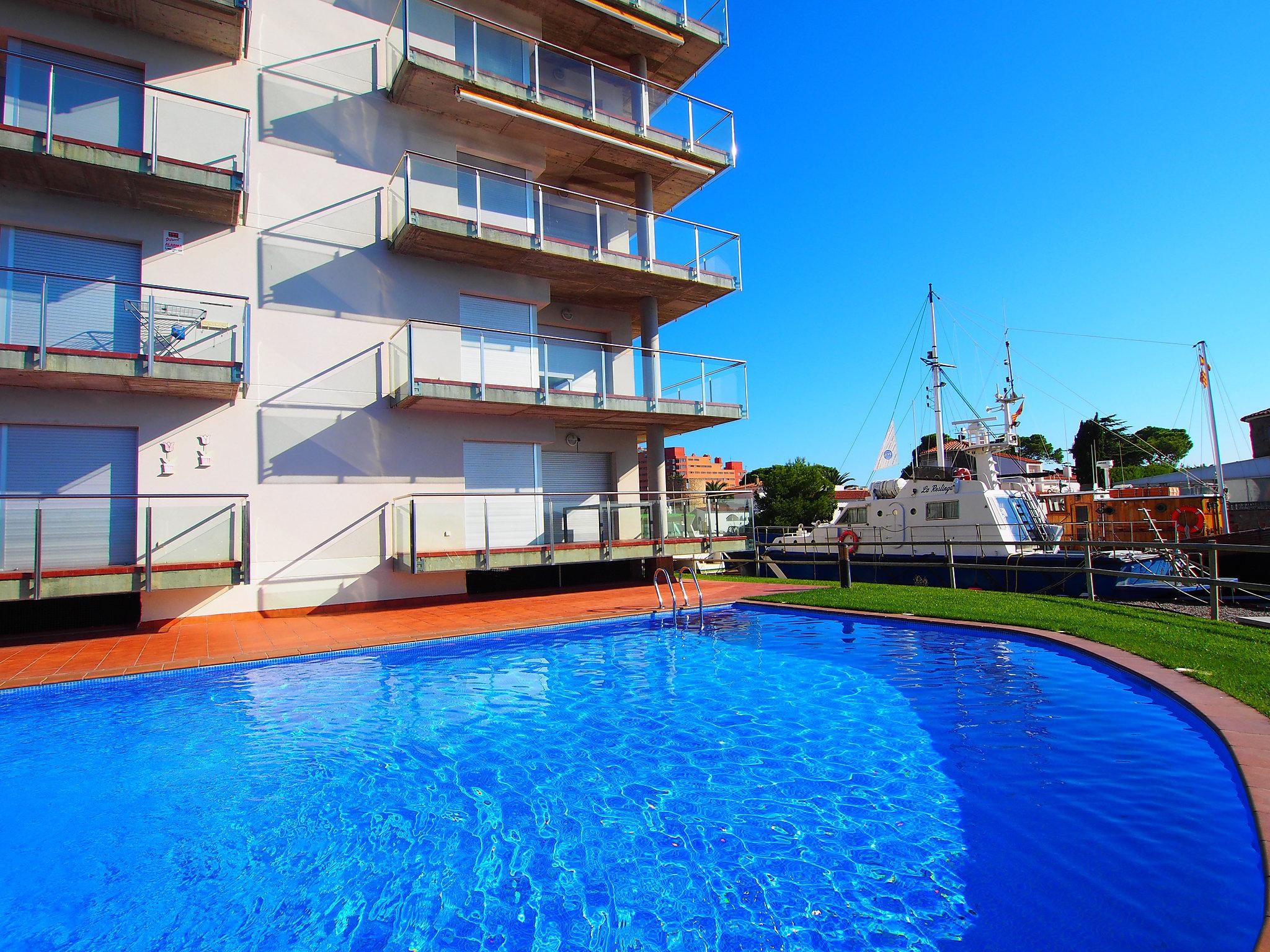 Photo 22 - Appartement de 2 chambres à Roses avec piscine et vues à la mer