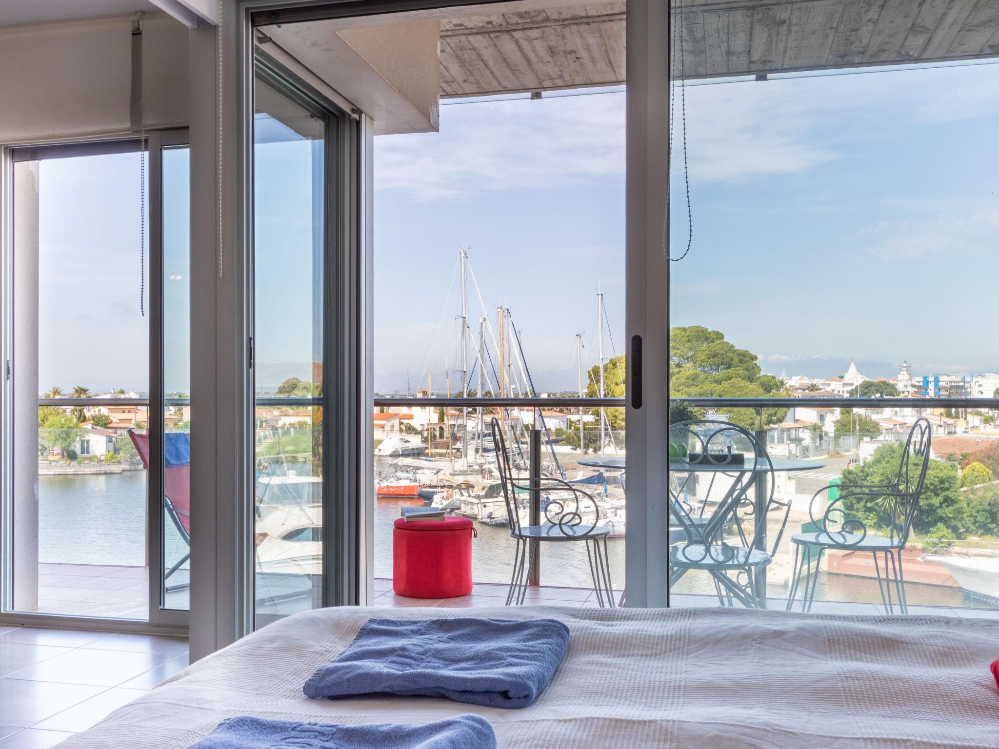Foto 12 - Apartamento de 2 quartos em Roses com piscina e vistas do mar