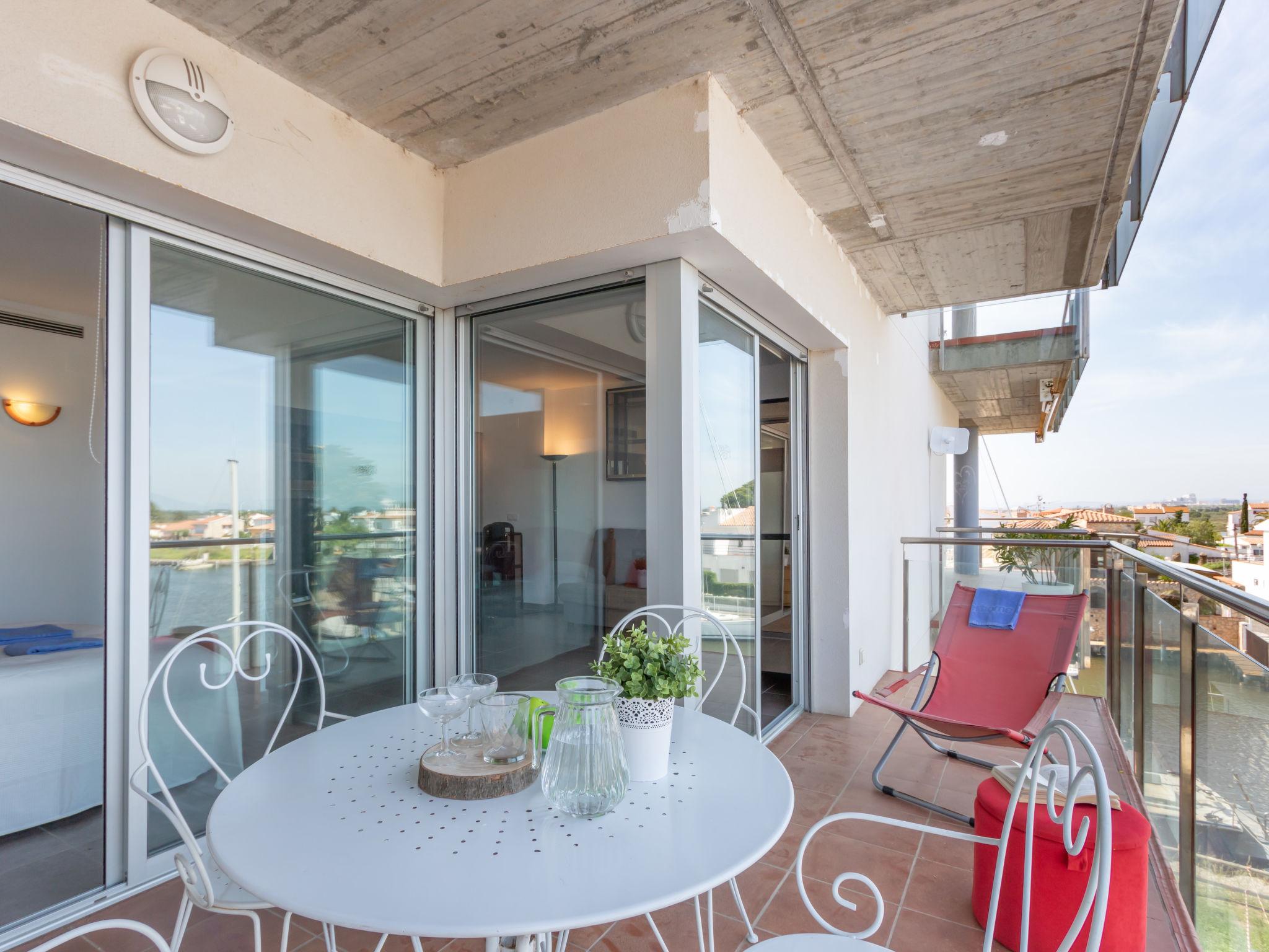Foto 16 - Apartamento de 2 habitaciones en Roses con piscina y vistas al mar