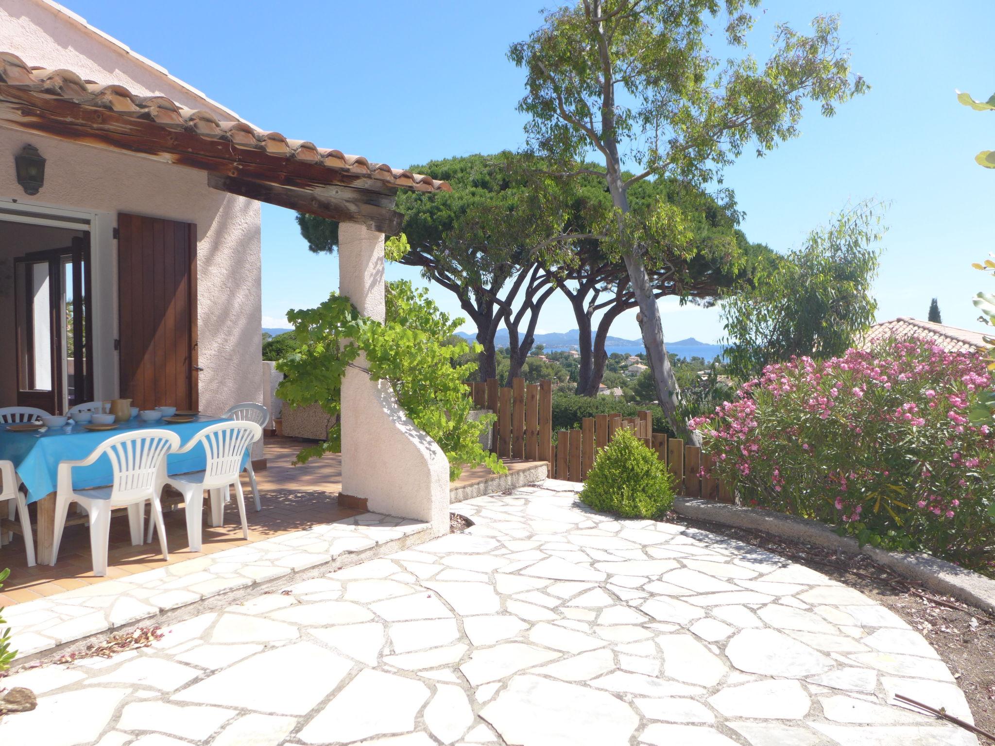 Foto 25 - Casa de 3 habitaciones en Roquebrune-sur-Argens con terraza y vistas al mar