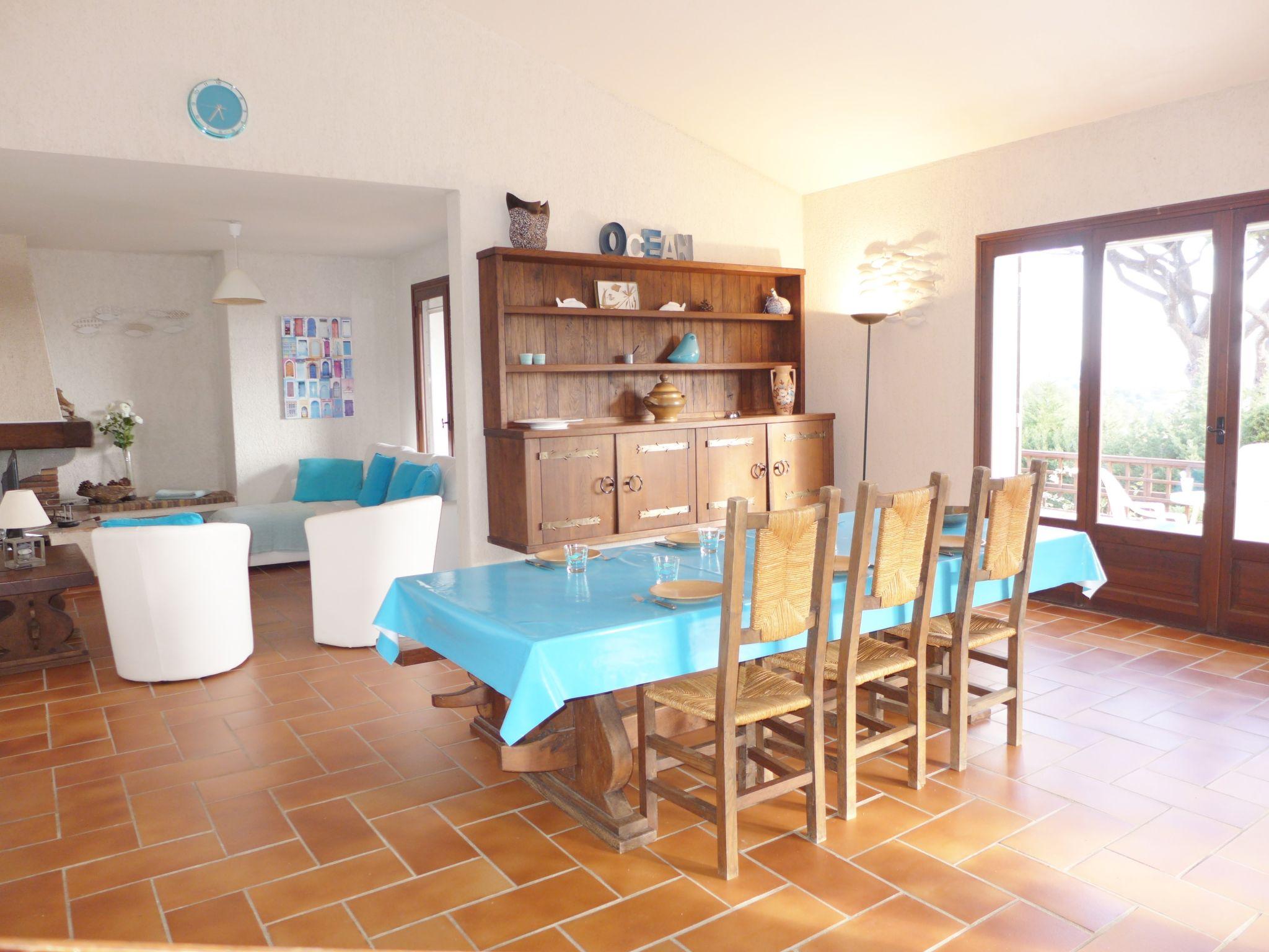 Foto 7 - Casa de 3 habitaciones en Roquebrune-sur-Argens con terraza y vistas al mar