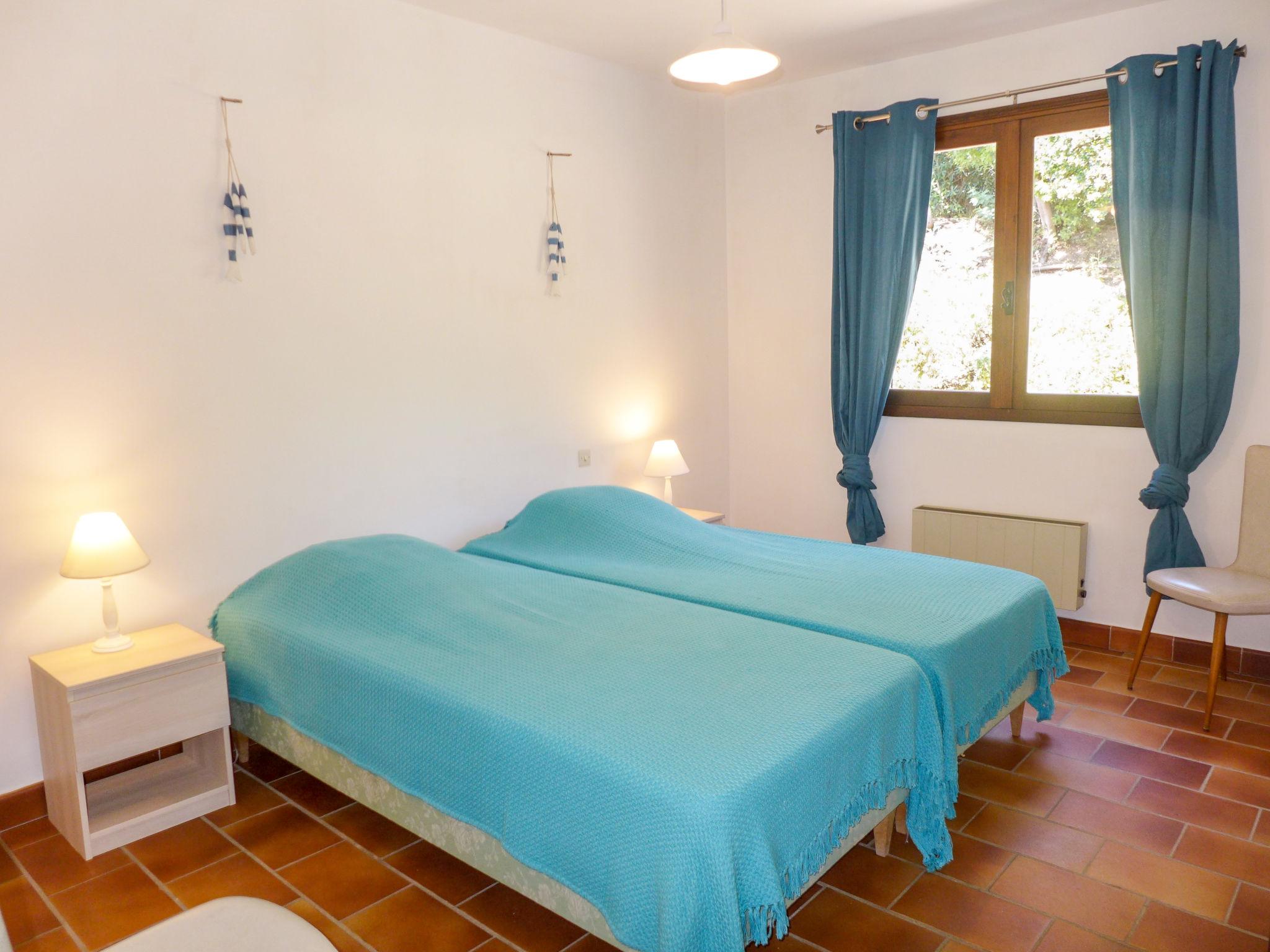 Foto 15 - Casa con 3 camere da letto a Roquebrune-sur-Argens con terrazza e vista mare