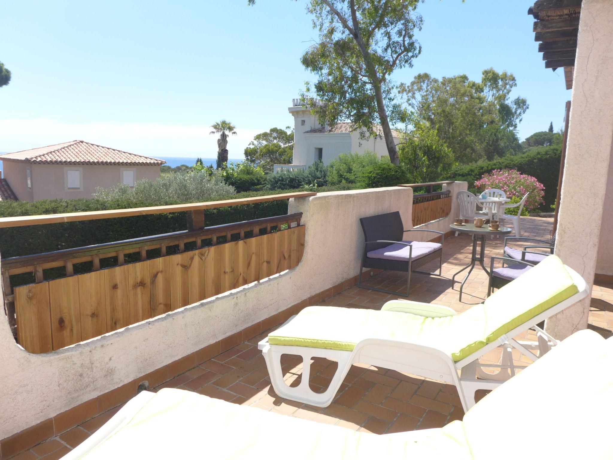 Photo 21 - Maison de 3 chambres à Roquebrune-sur-Argens avec terrasse et vues à la mer