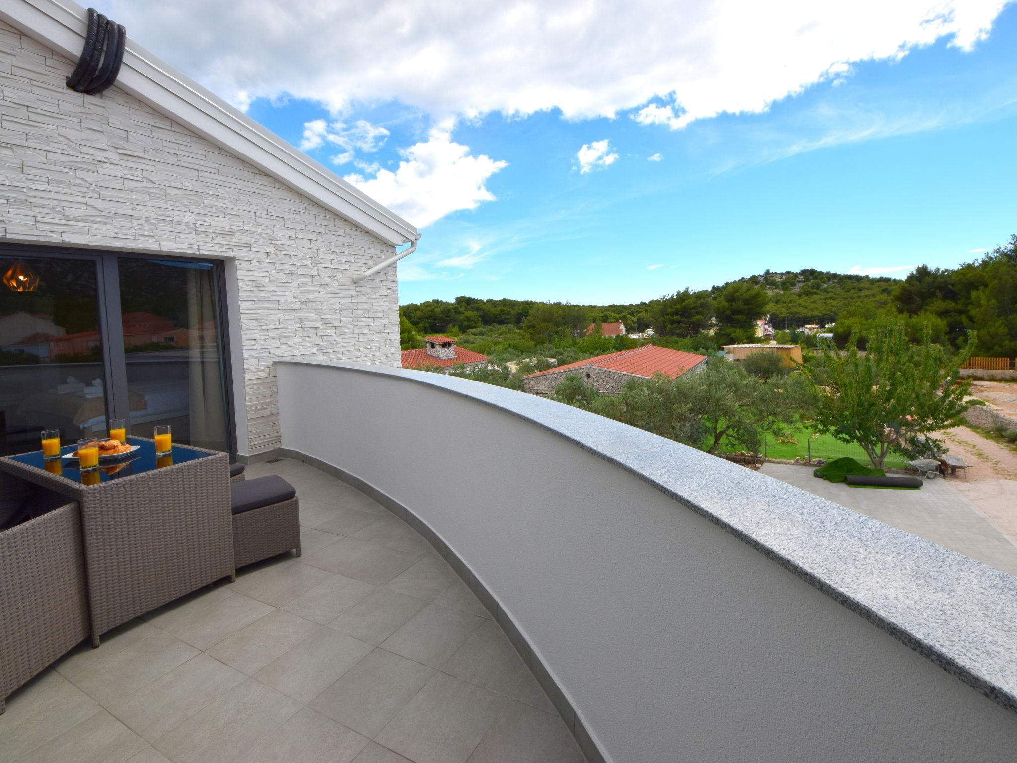 Photo 19 - Maison de 4 chambres à Tribunj avec piscine privée et terrasse