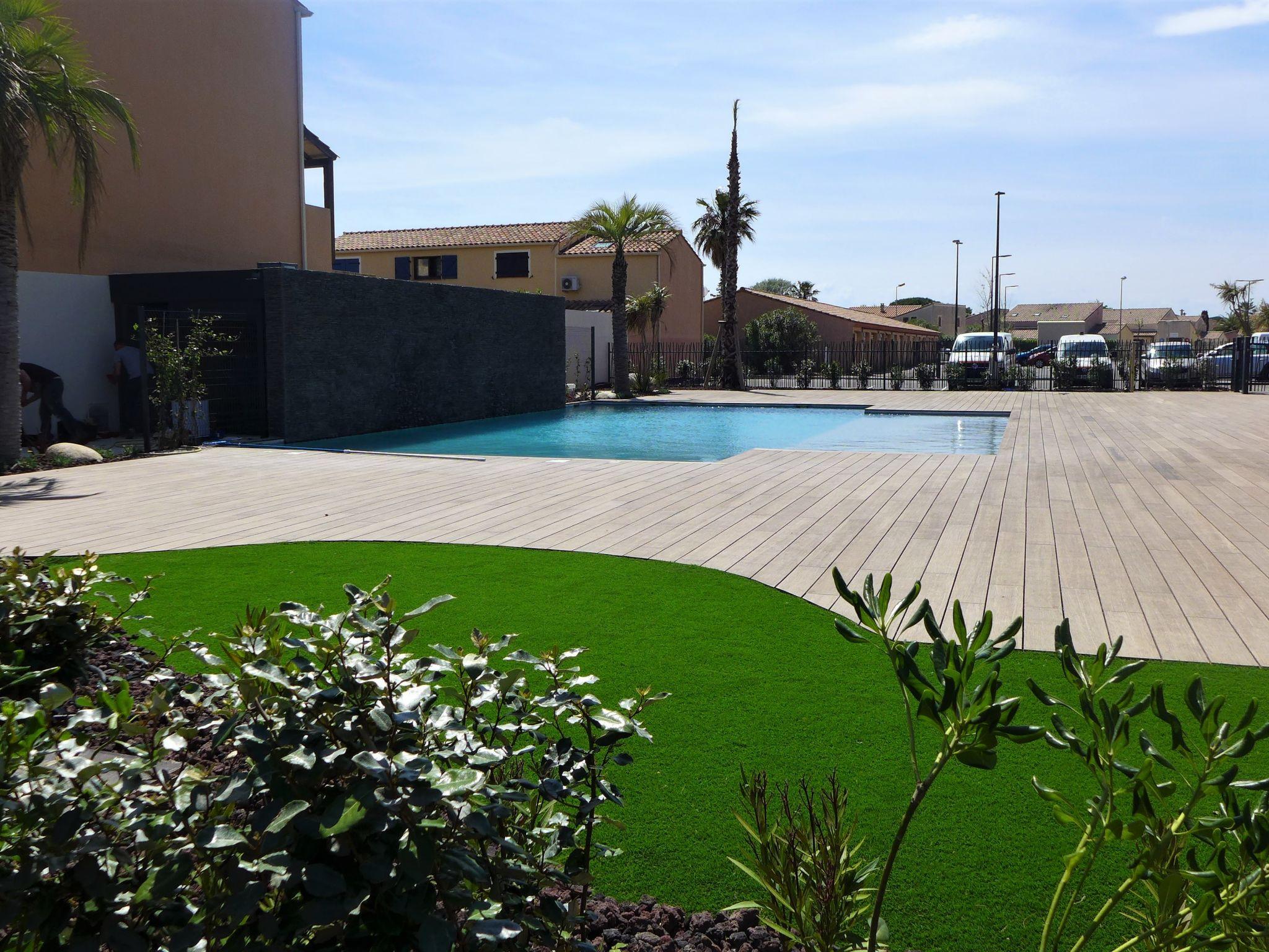 Photo 14 - 1 bedroom Apartment in Sainte-Marie-la-Mer with swimming pool and sea view