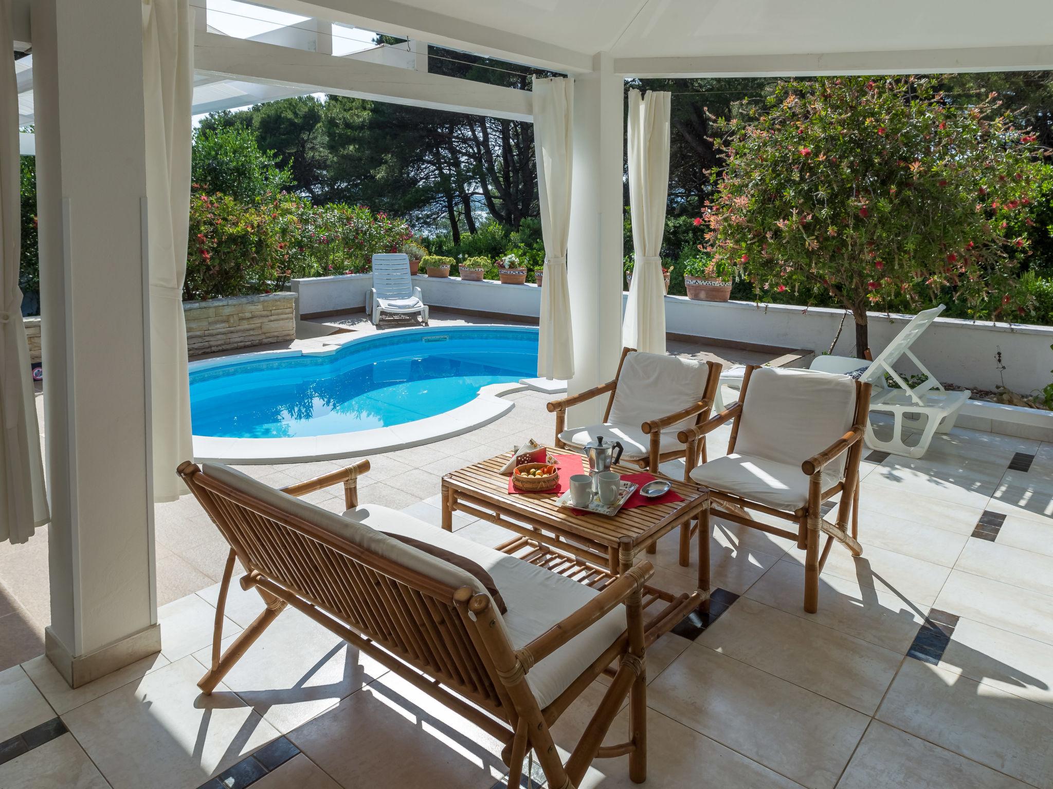 Foto 2 - Casa de 2 quartos em Zadar com piscina privada e vistas do mar