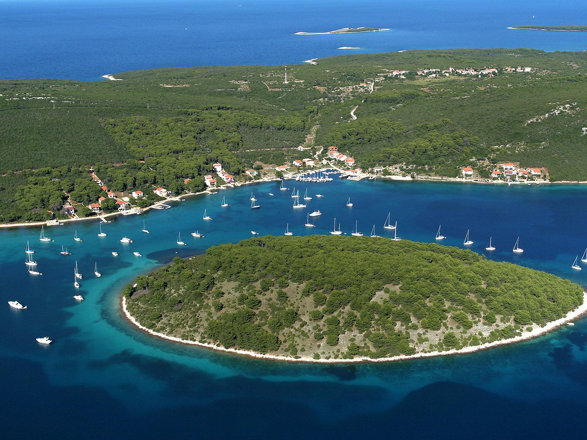 Foto 31 - Casa de 2 quartos em Zadar com piscina privada e jardim