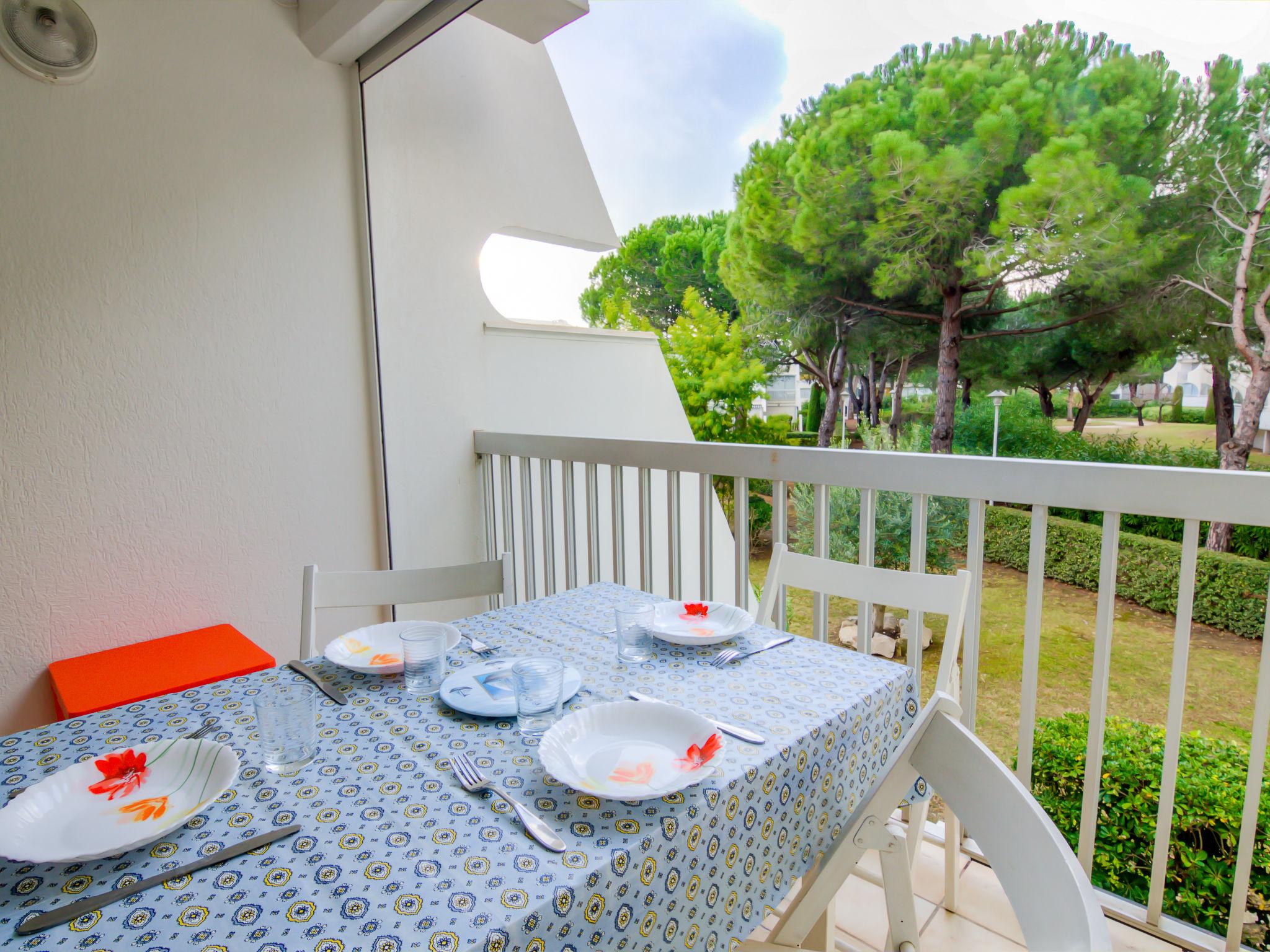 Photo 4 - Appartement de 1 chambre à Le Grau-du-Roi avec terrasse et vues à la mer