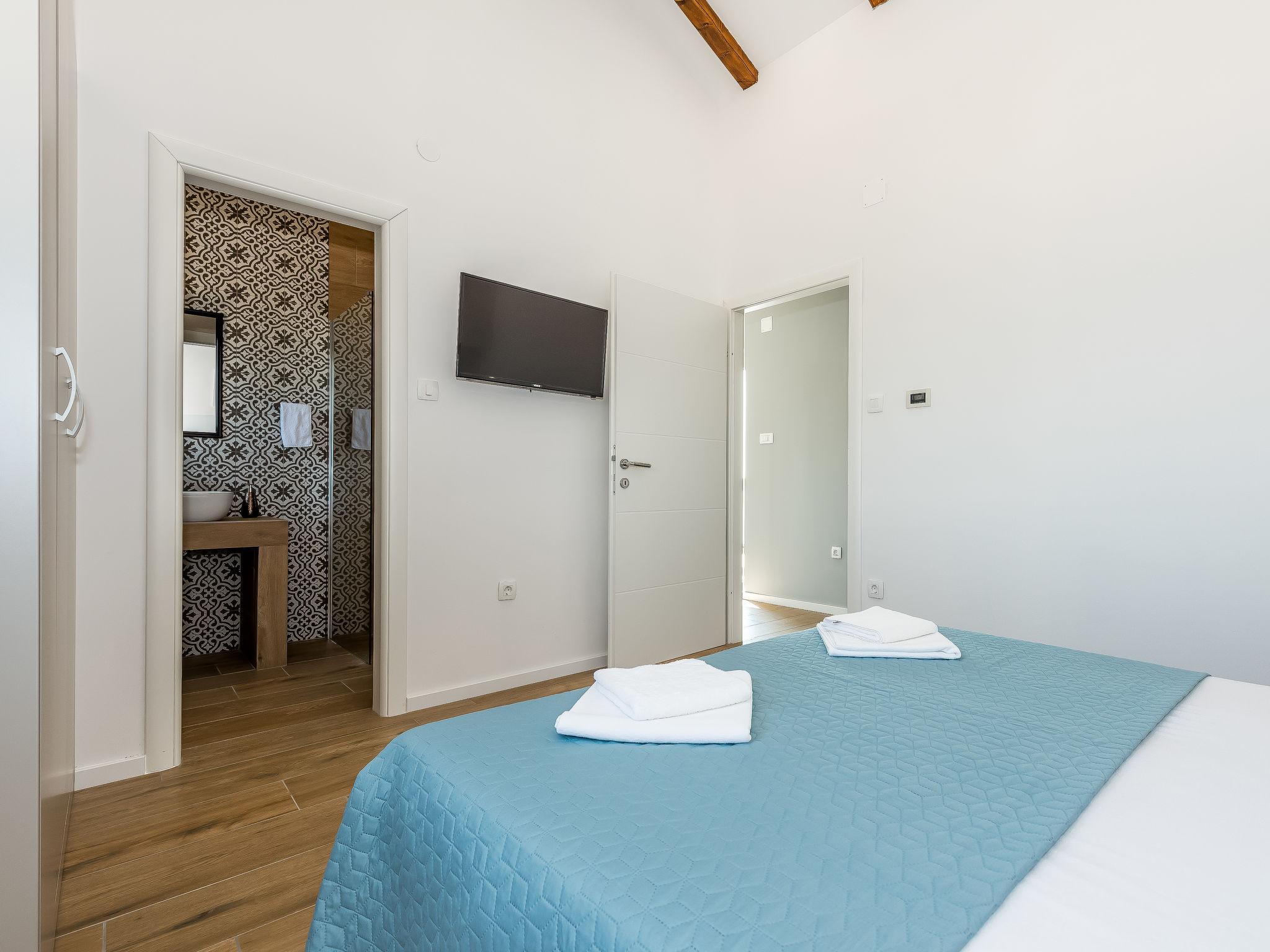 Foto 24 - Casa con 4 camere da letto a Sebenico con piscina privata e vista mare