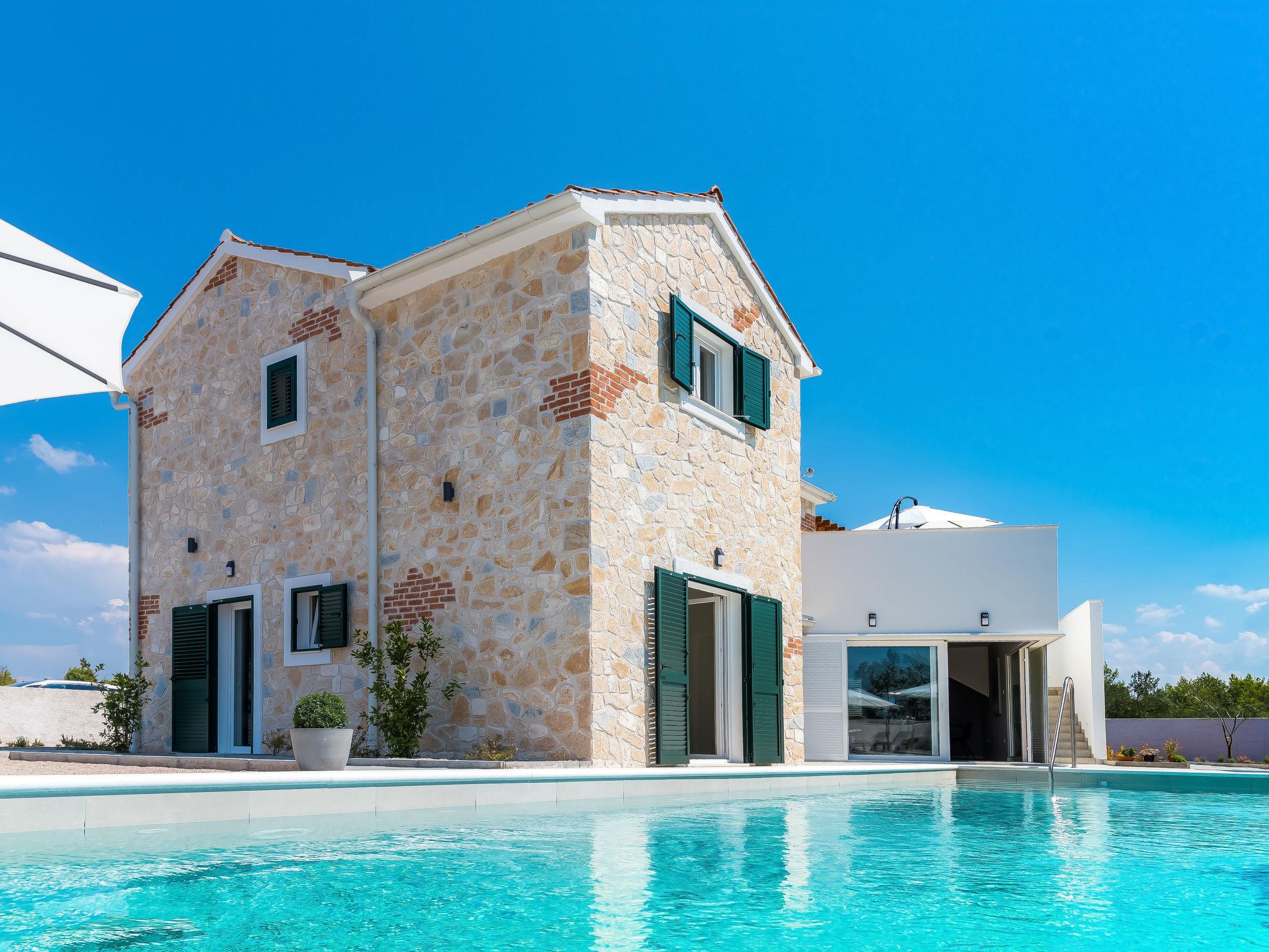 Foto 37 - Casa con 4 camere da letto a Sebenico con piscina privata e vista mare