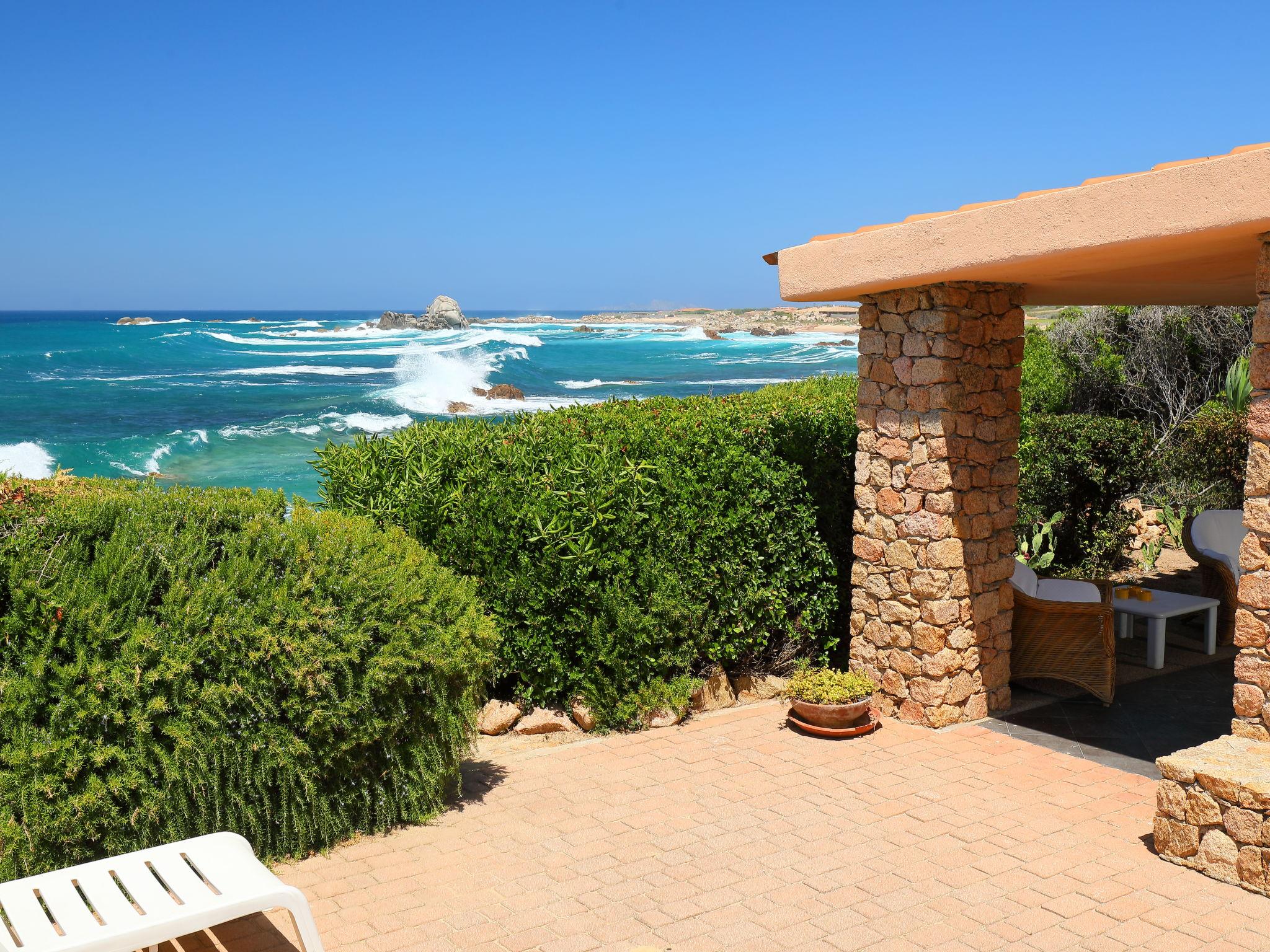 Photo 2 - Maison de 3 chambres à Aglientu avec terrasse et vues à la mer