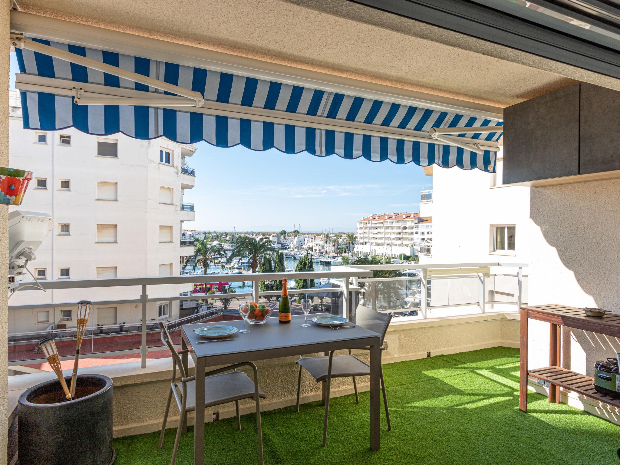 Foto 16 - Apartment mit 2 Schlafzimmern in Castelló d'Empúries mit terrasse und blick aufs meer