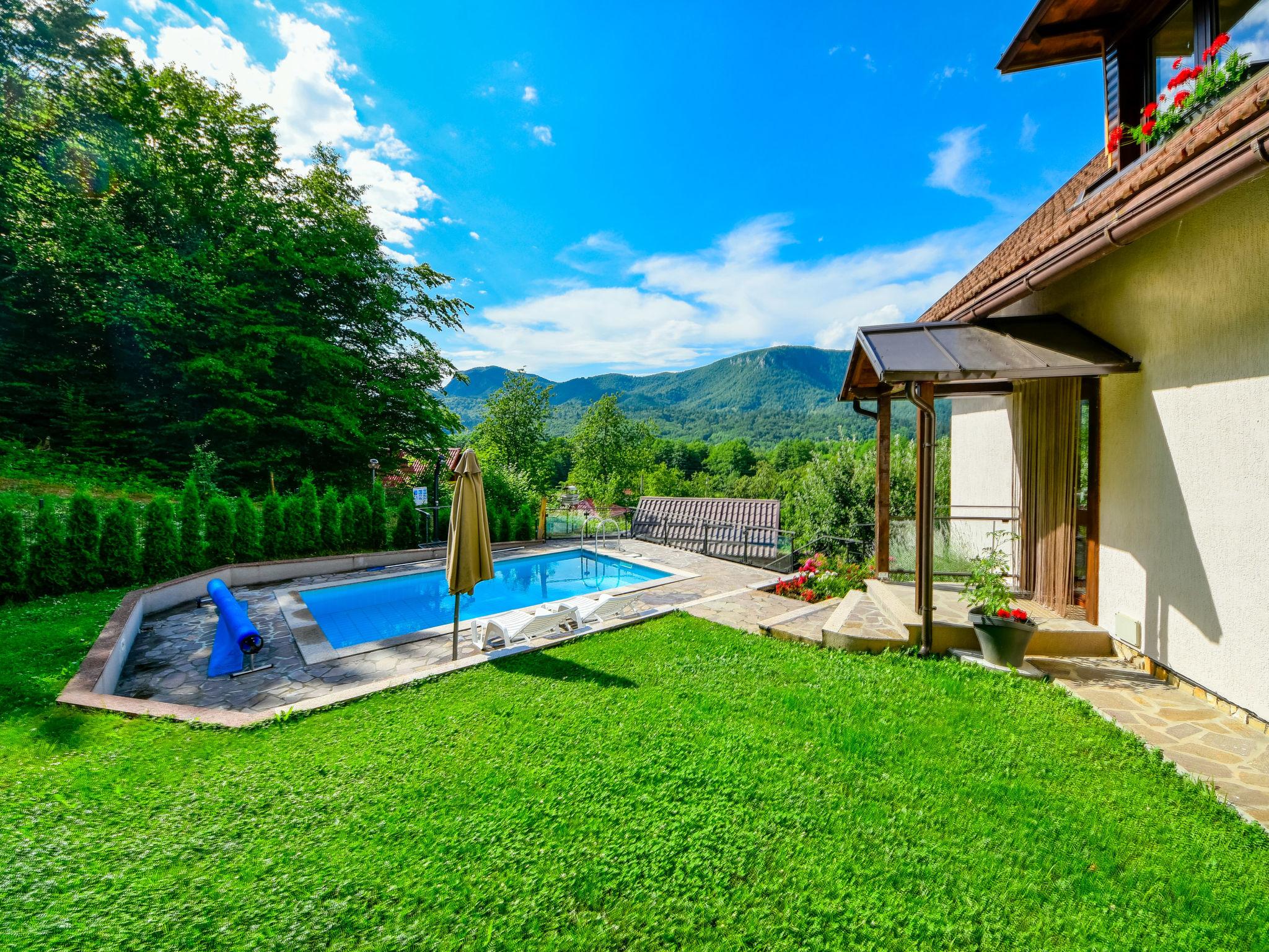 Photo 22 - Maison de 3 chambres à Delnice avec piscine privée et terrasse