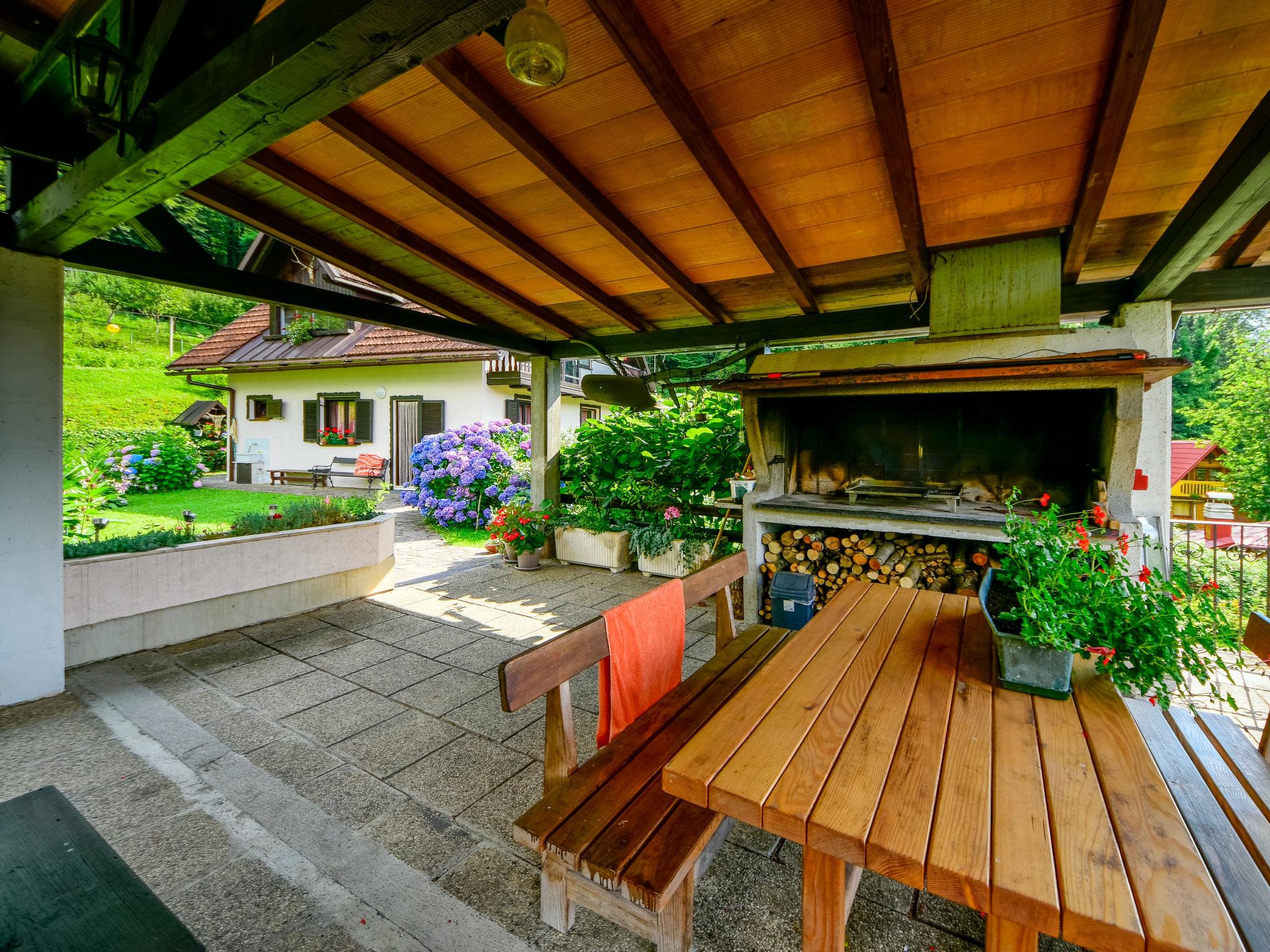 Photo 24 - Maison de 3 chambres à Delnice avec piscine privée et jardin