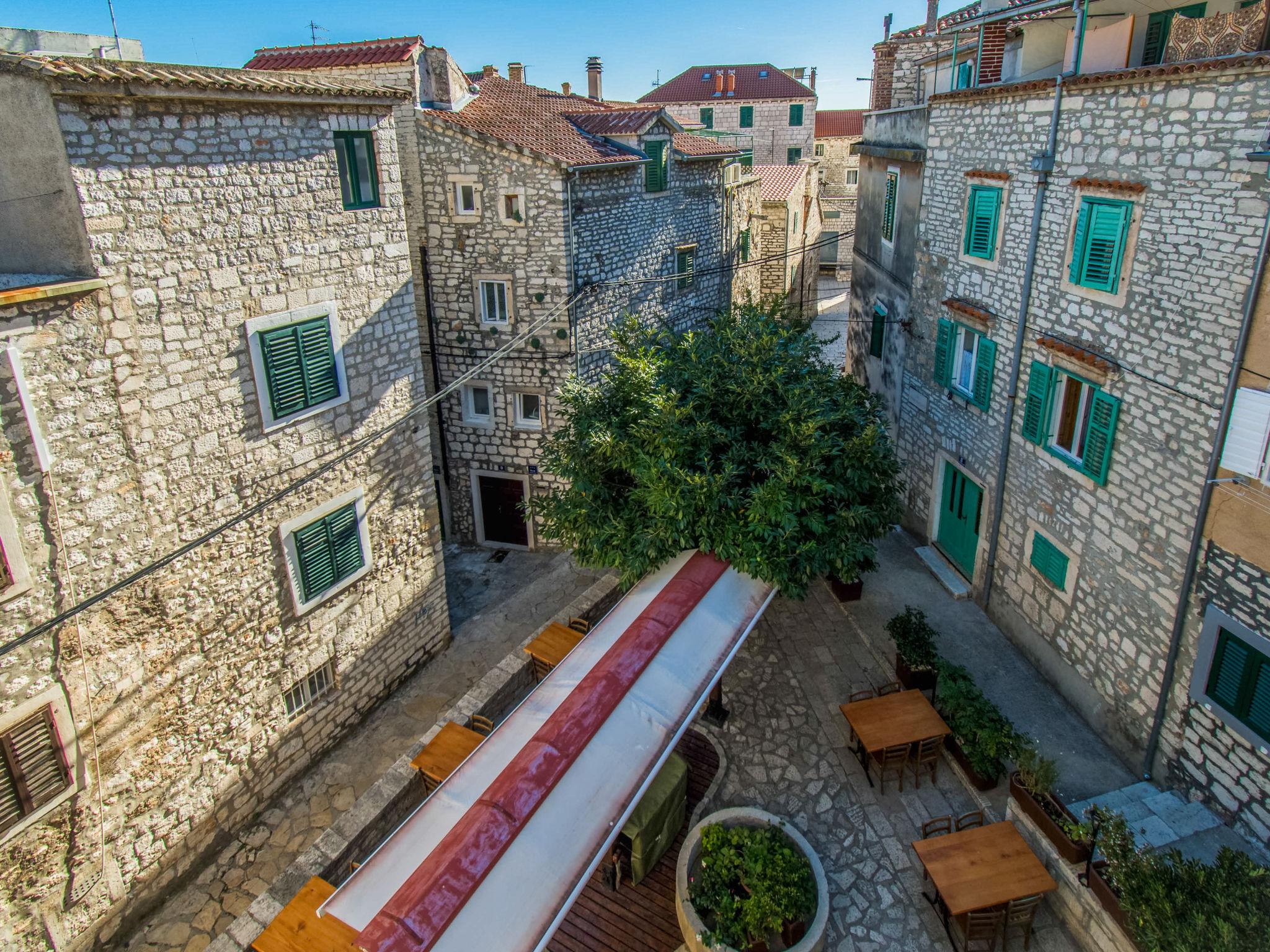 Foto 18 - Haus mit 2 Schlafzimmern in Sibenik mit terrasse und blick aufs meer