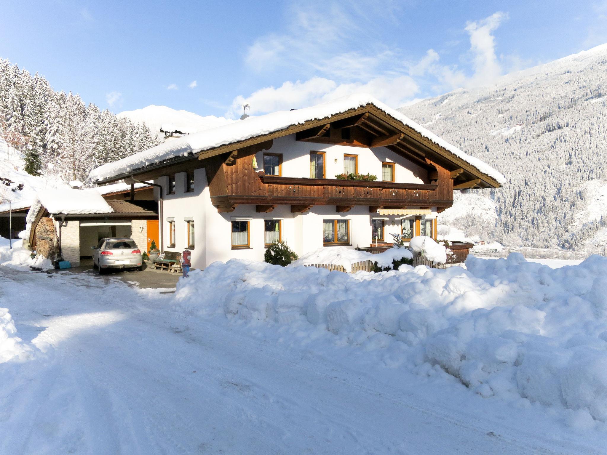 Foto 20 - Apartamento de 3 quartos em Aschau im Zillertal com jardim e vista para a montanha
