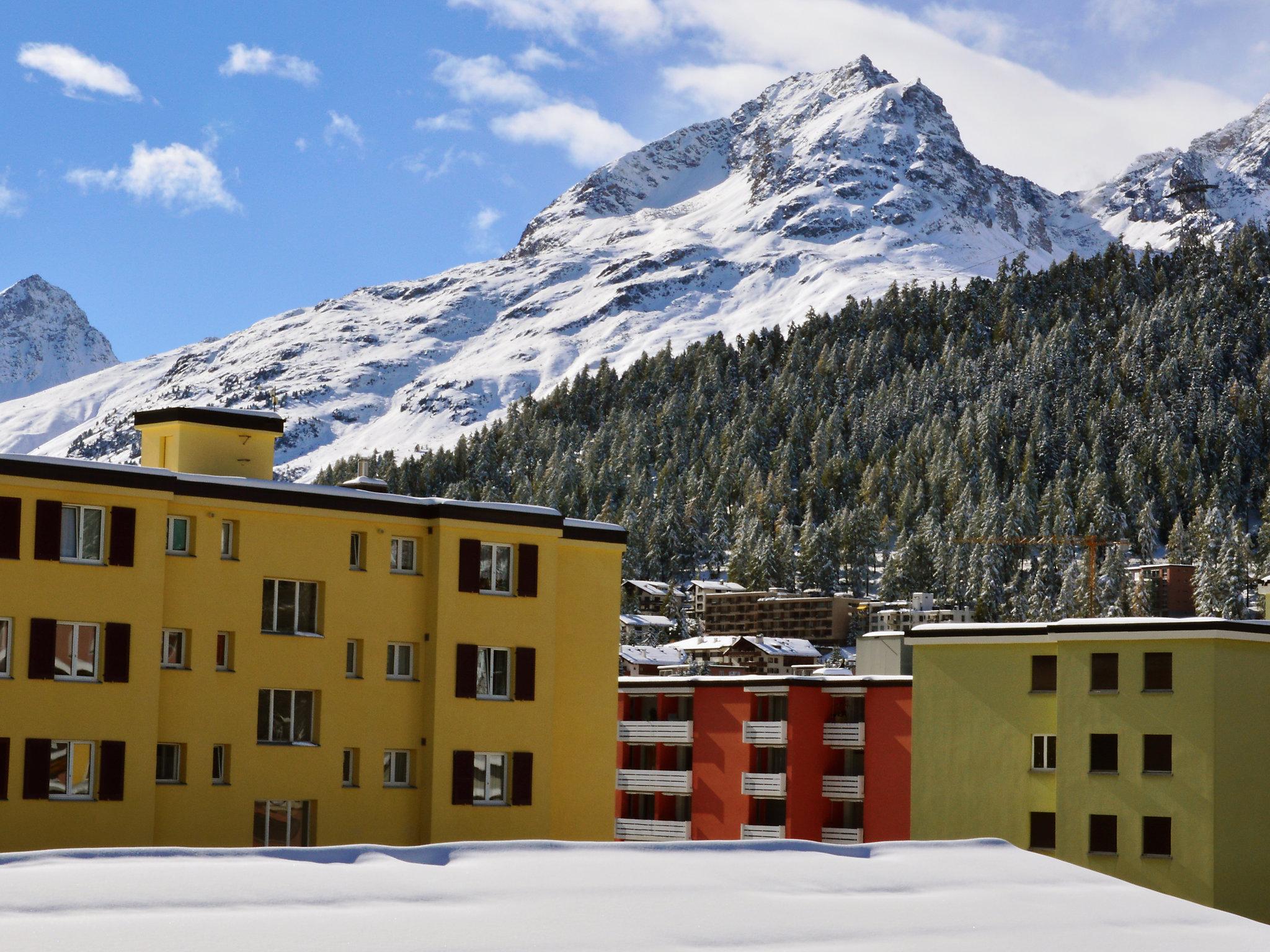 Foto 19 - Apartamento de 1 habitación en Sankt Moritz con jardín y vistas a la montaña