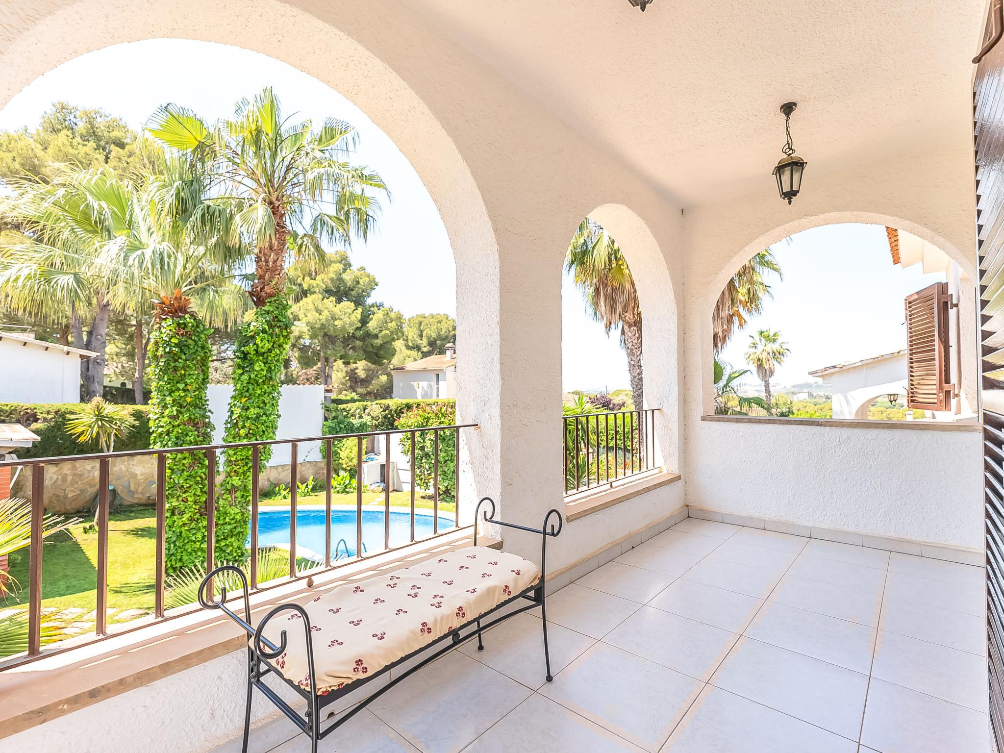 Photo 18 - Maison de 3 chambres à Roda de Berà avec piscine privée et jardin