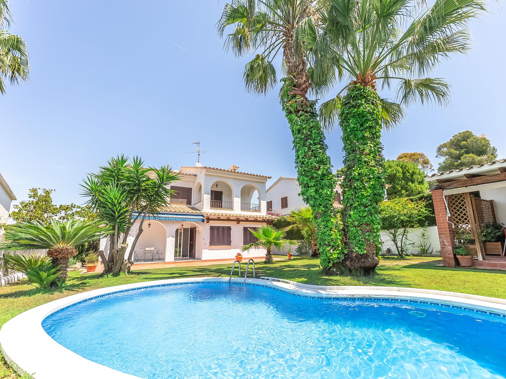 Foto 1 - Casa con 3 camere da letto a Roda de Berà con piscina privata e vista mare