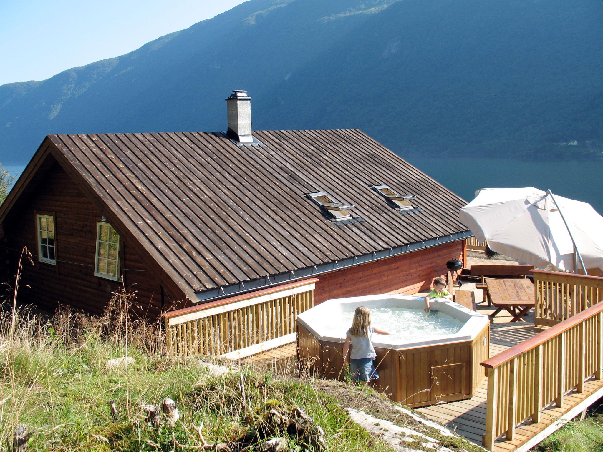 Foto 1 - Casa de 4 habitaciones en Vik i Sogn con terraza y sauna