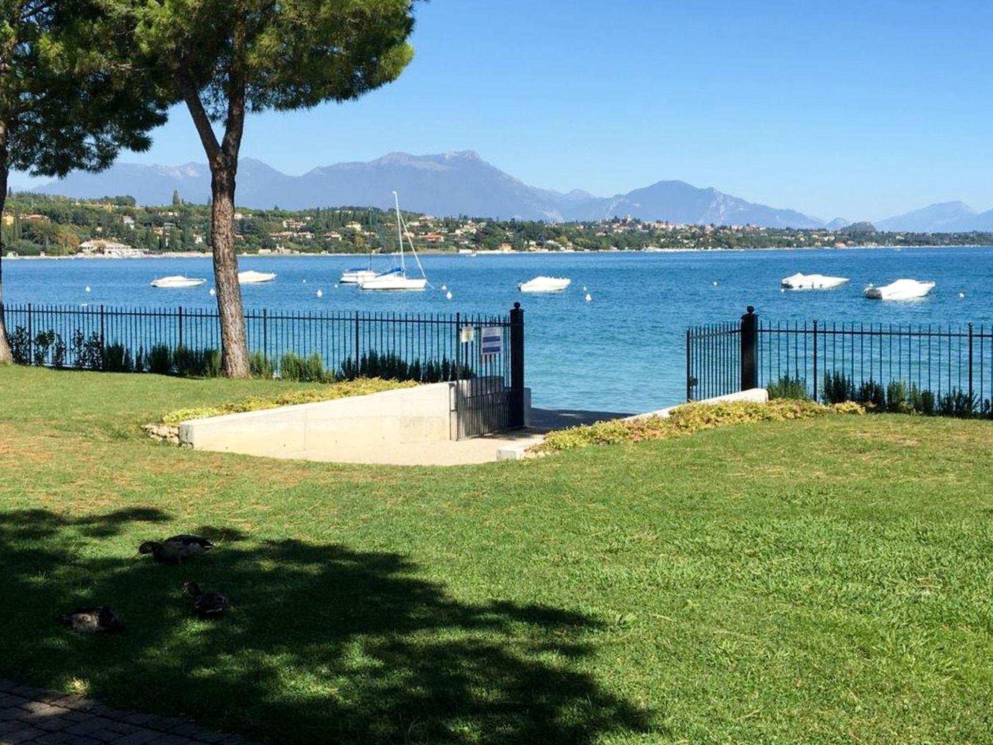 Foto 25 - Casa de 1 habitación en Padenghe sul Garda con piscina y jardín